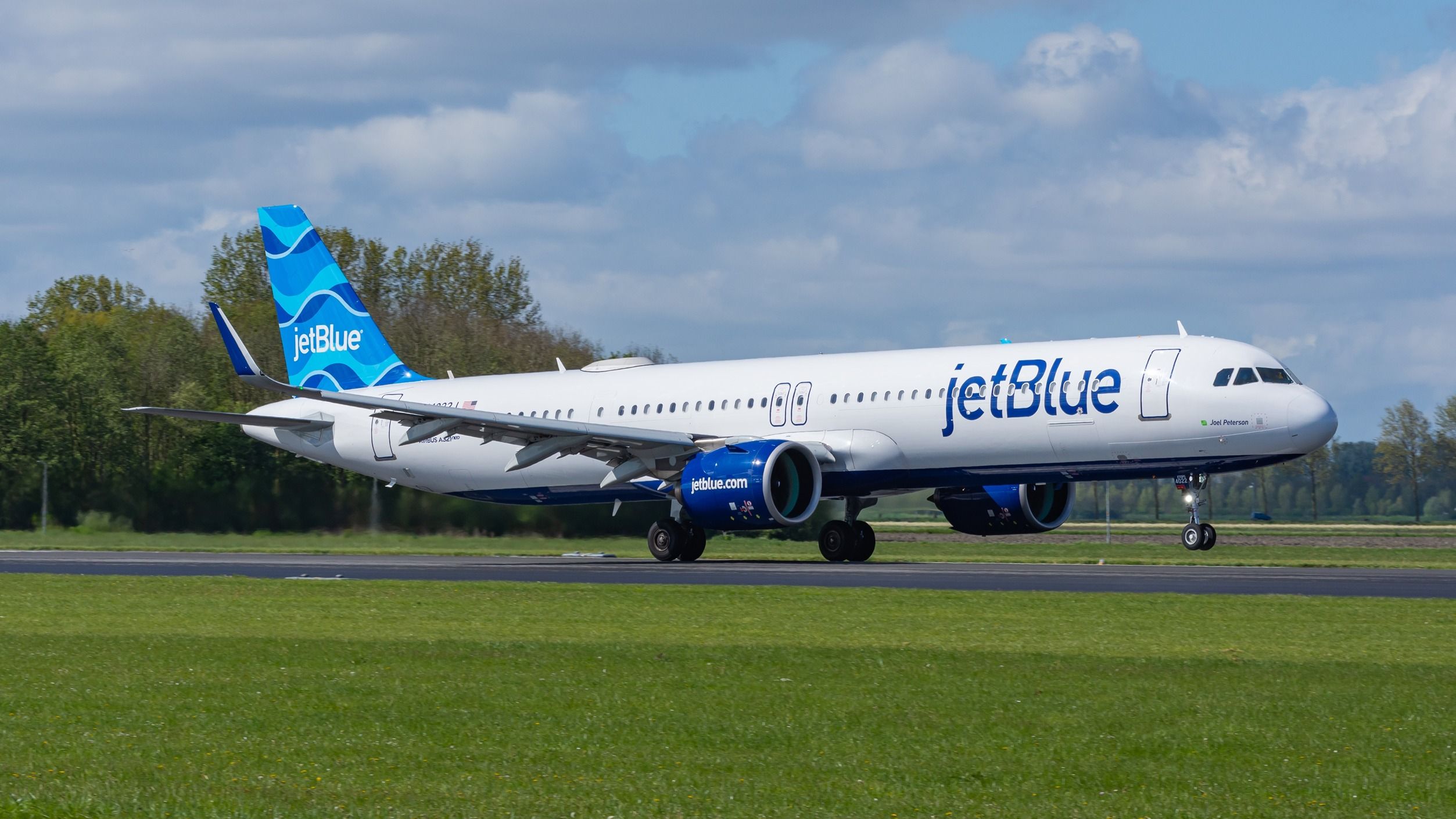 Le PDG de JetBlue met en évidence les efforts pour «doubler dans le nord-est»