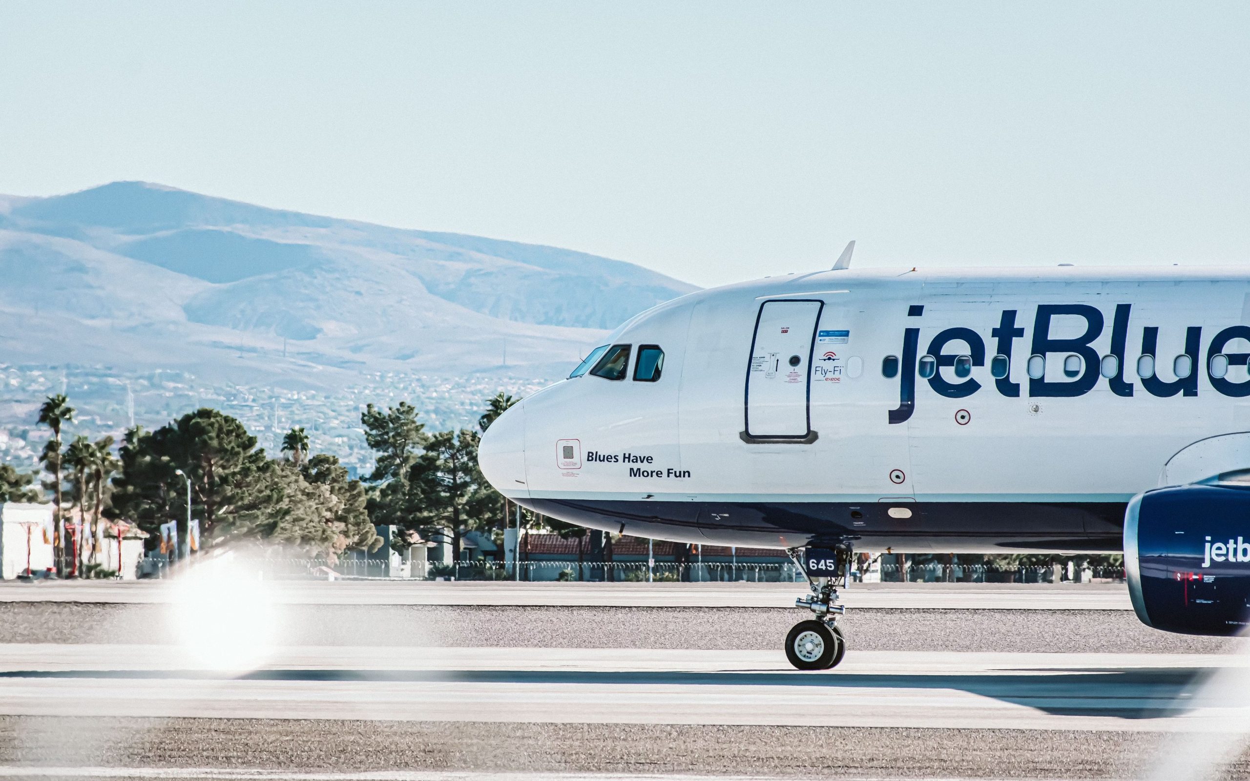 Falha na fusão da Spirit Airlines e aumento da concorrência da América Latina Drive as perdas do Q1 do JetBlue