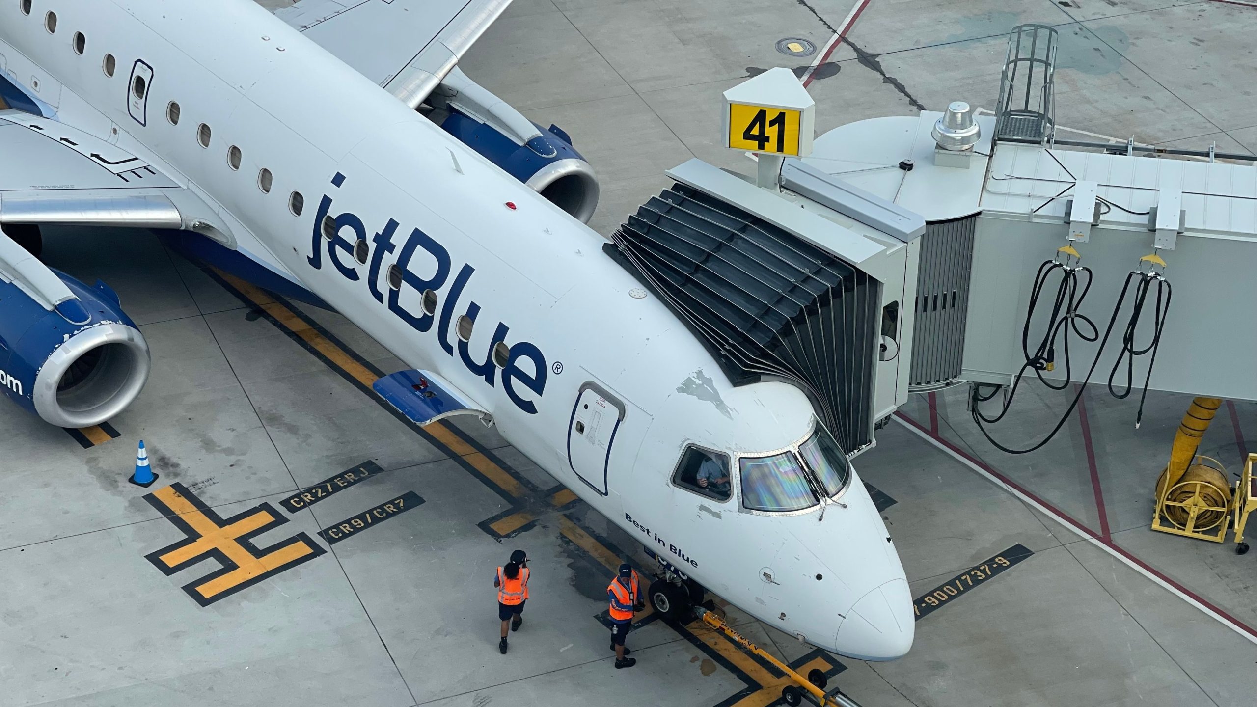 JetBlue en conversaciones para formar una alianza potencial con United Airlines
