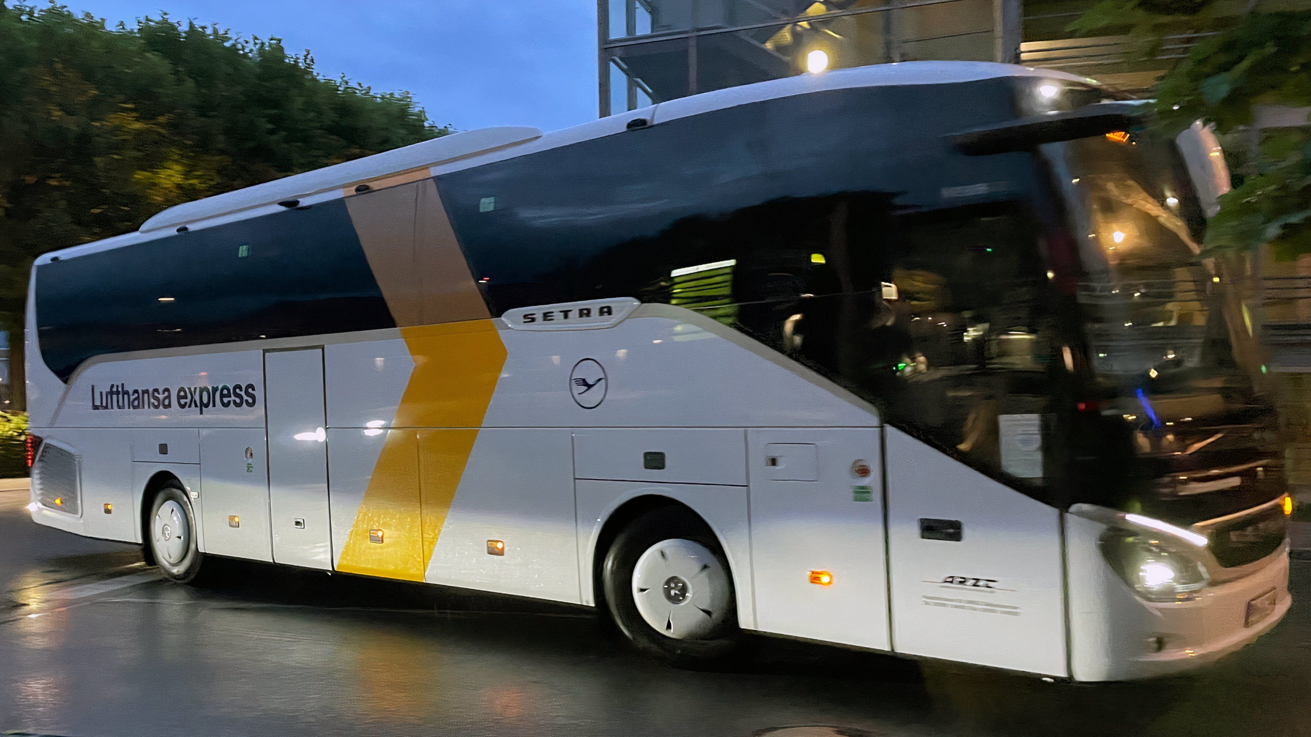 Examen du «vol»: le bus express de Lufthansa reliant Nuremberg &amp; Munich