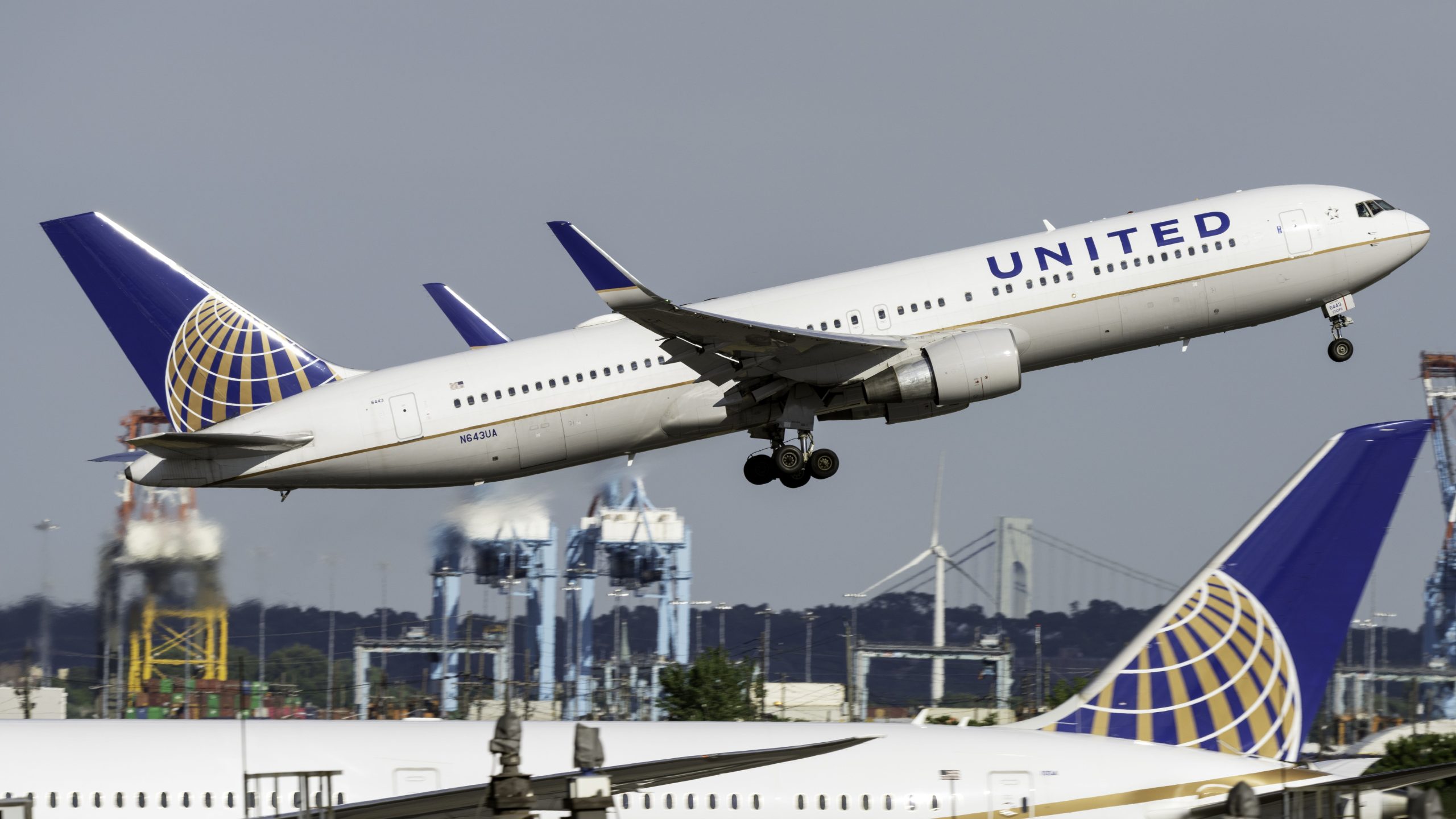 United Airlines Boeing 767-300er vole entre Tenerife et Marrakech après un brouillard lourd provoque un détournement