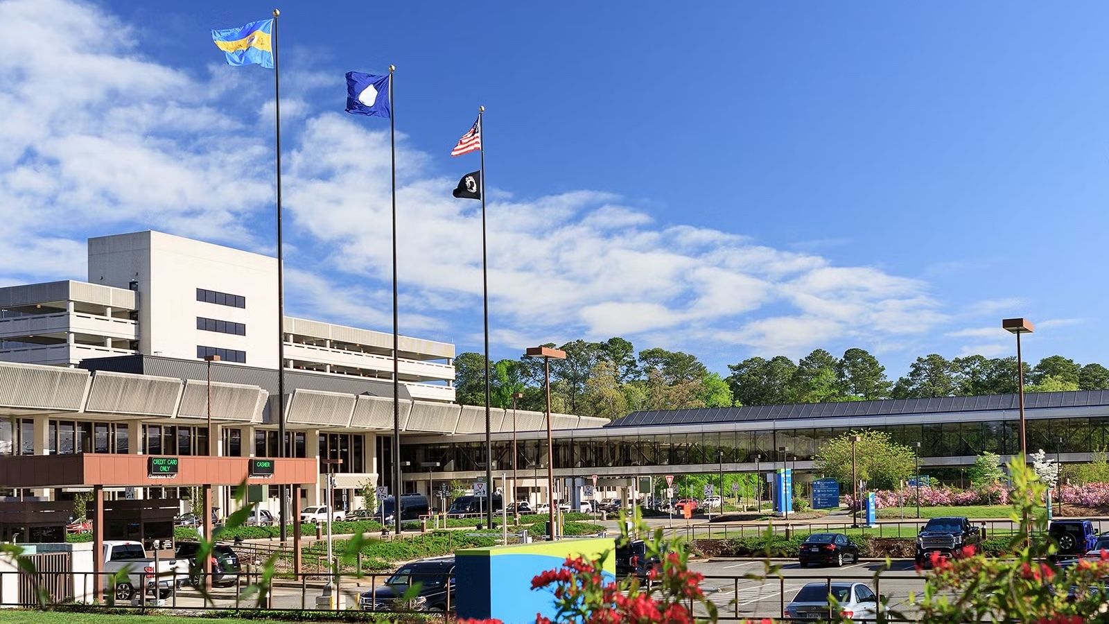 Les vols retardés à l'aéroport international de Norfolk après que l'homme a enfreint la clôture de l'aérodrome
