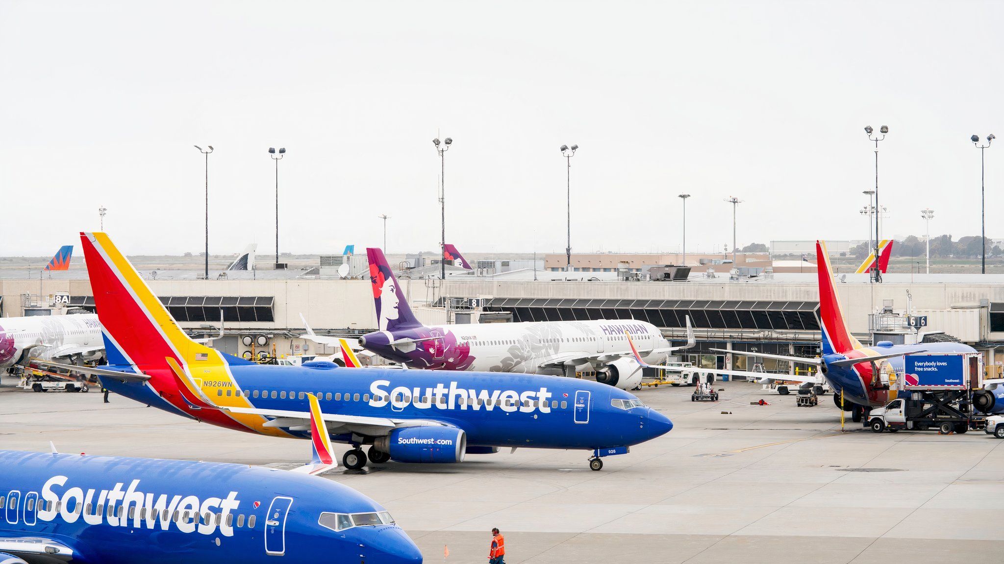 Respuestas polarizadas al aeropuerto de Oakland renombres