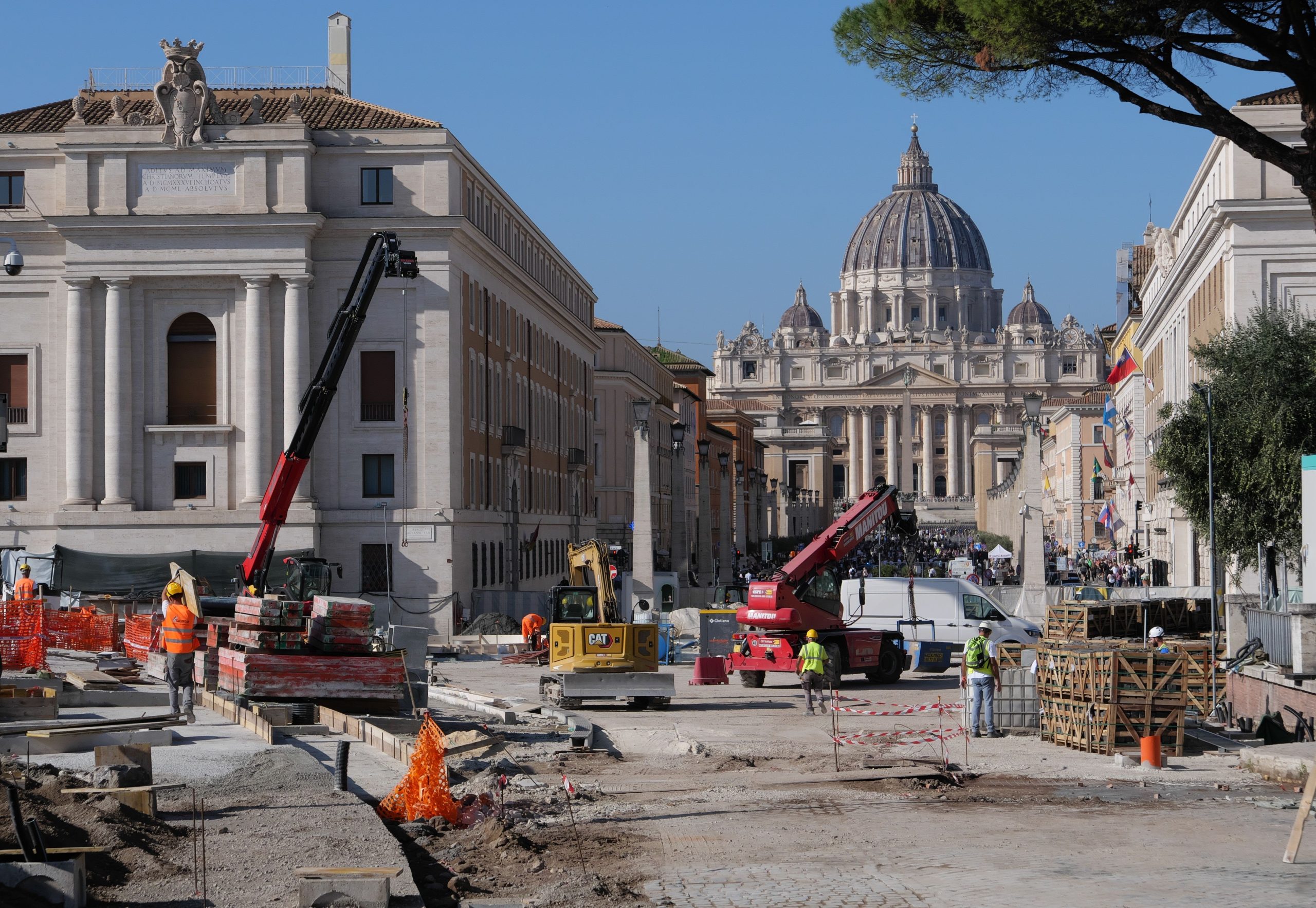 Roma é irreconhecível, pois os preparativos para o Jubileu 2025 transformam a bela cidade eterna histórica em uma grande desgraça