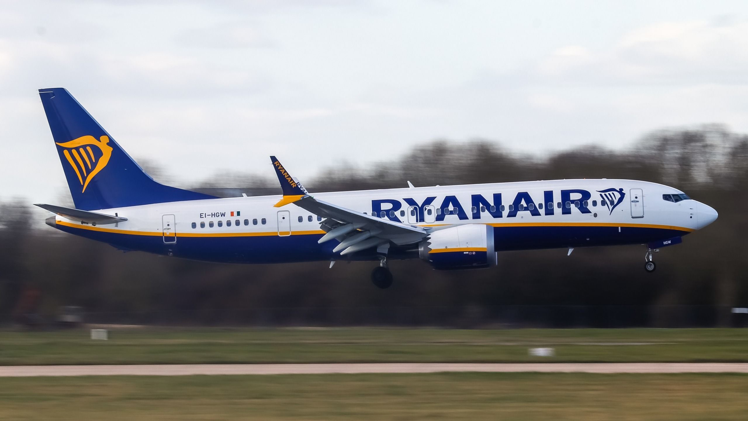 Amis à nouveau: Ryanair &amp; Travel Agency sur la plage lance un nouveau partenariat