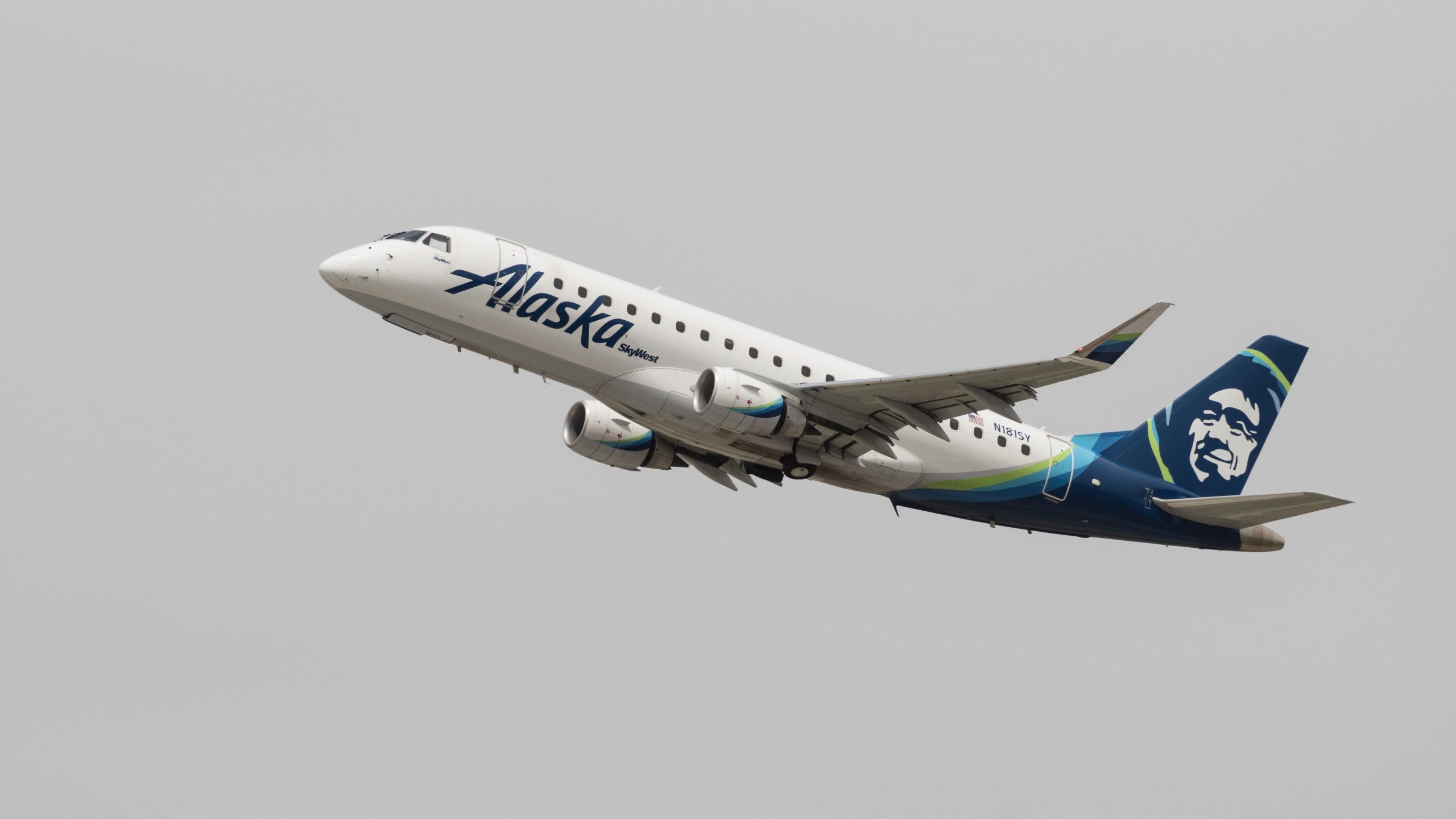 Alaska Airlines supprime plus de 1 300 vols à partir des horaires de novembre et de décembre