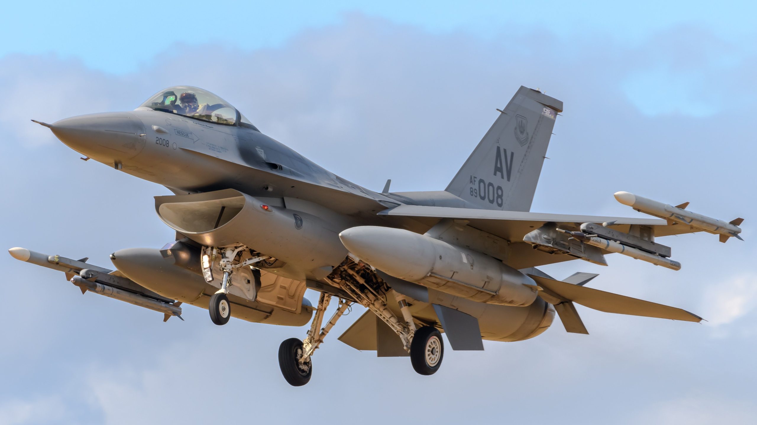 Estados Unidos está enviando F-16 retirados a Ucrania como repuestos