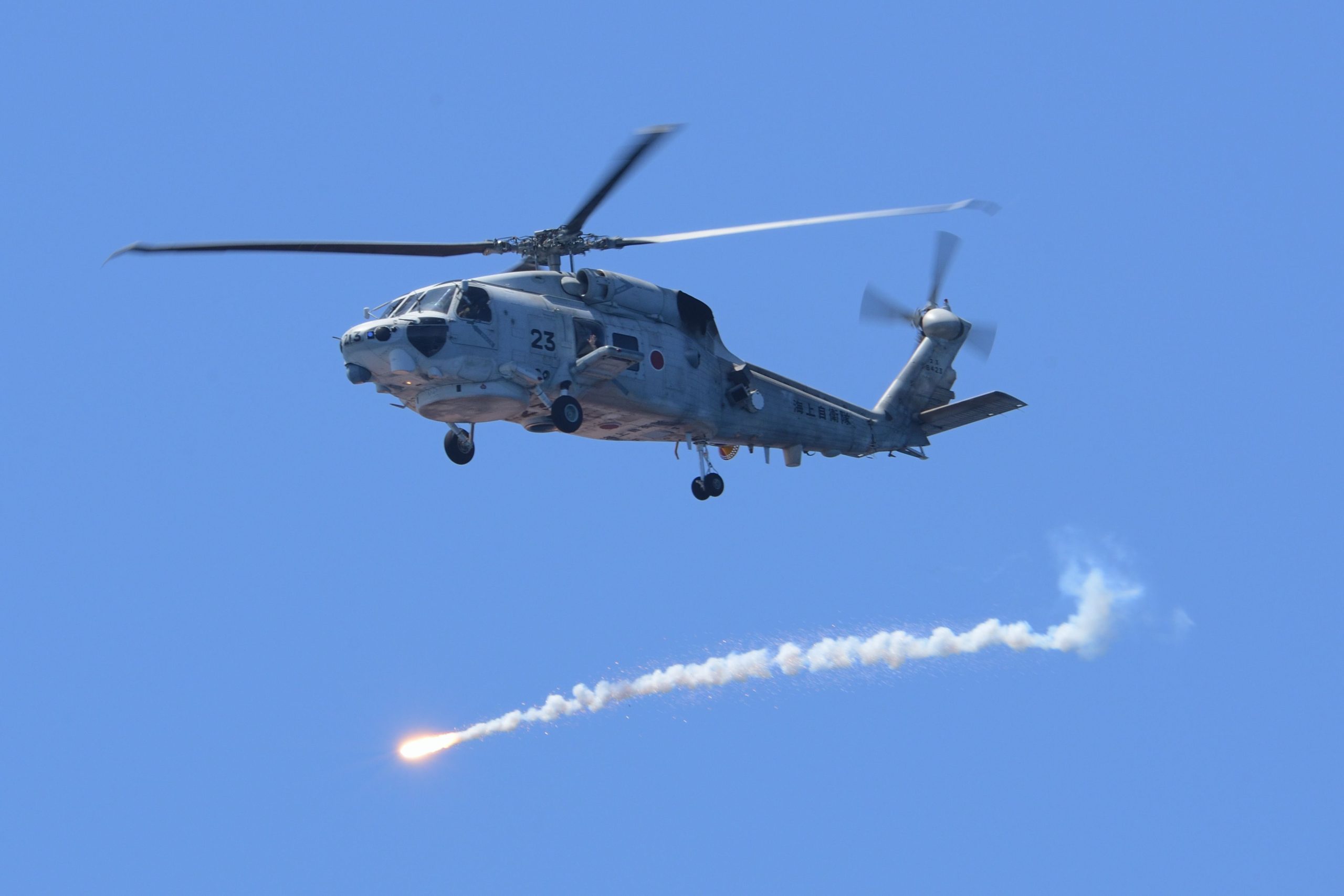 Officiels sur un accident de 2 hélicoptères SH-60K au Japon: les FDR ne montrent aucun défaut technique