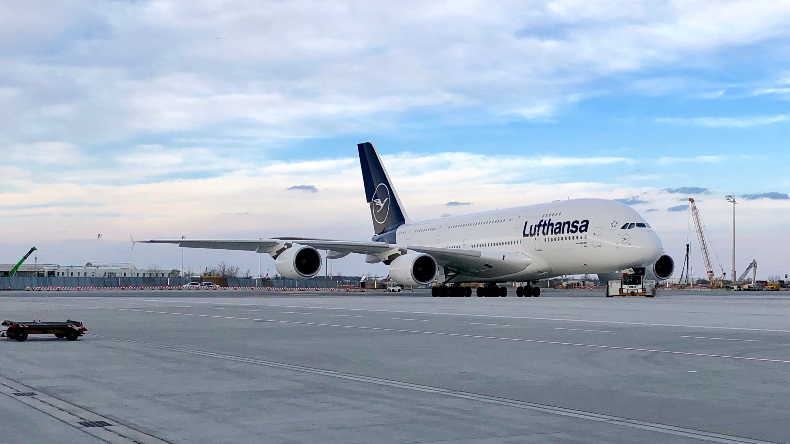 Lufthansa Airbus A380 se dirigió a Alemania se desvía a Boston después de que el pasajero pierde iPad en el asiento de clase ejecutiva