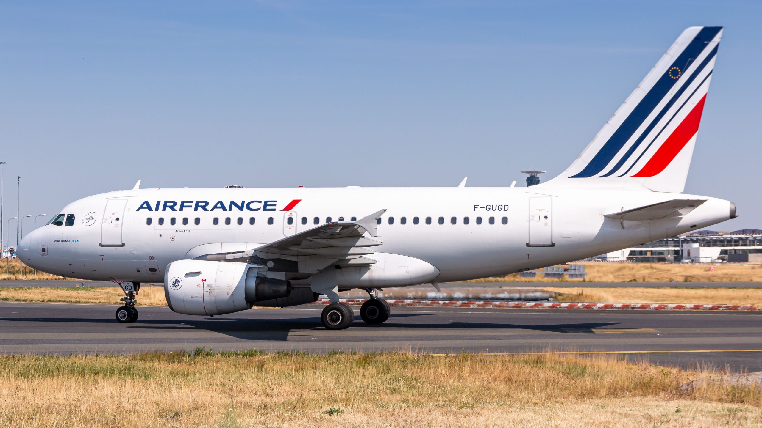 Air France Airbus A318 revient à Paris après la dépressurisation de la cabine