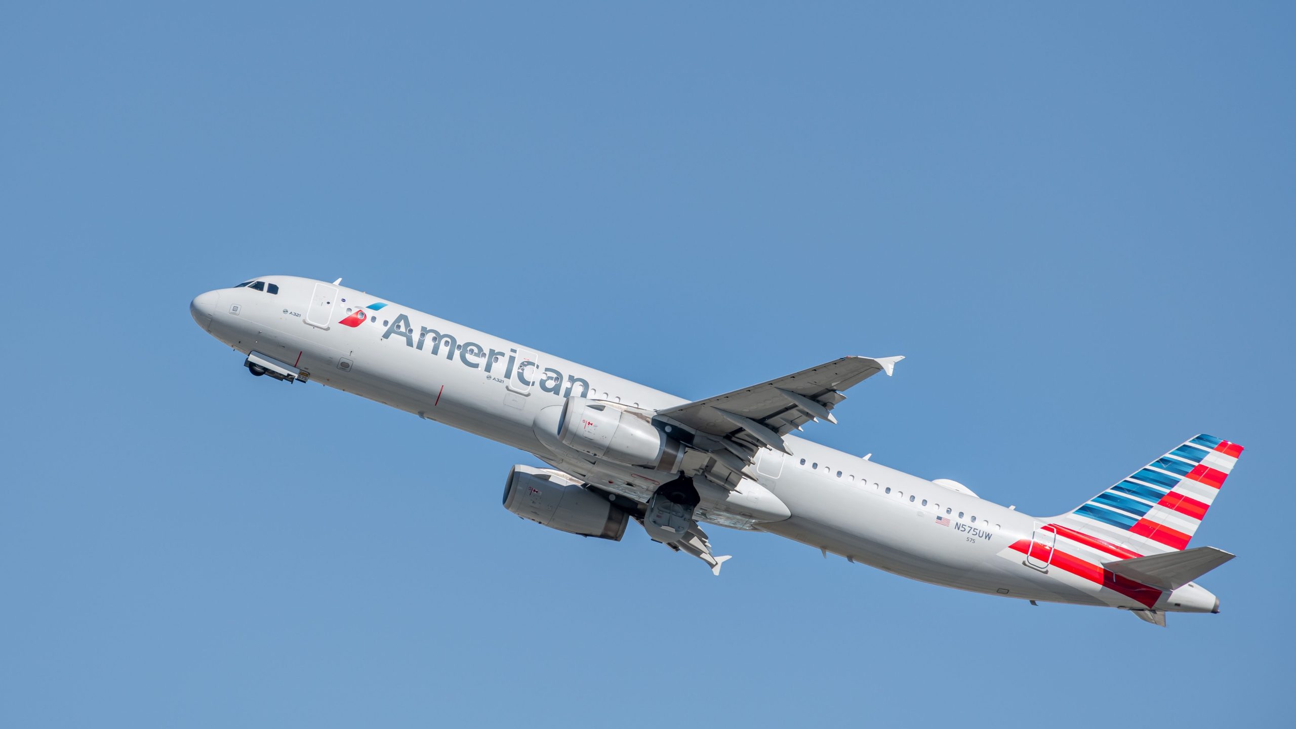 American Airlines Airbus A321 Il problema di manutenzione provoca un ritardo di 22 ore da Dallas/Fort Worth a Las Vegas
