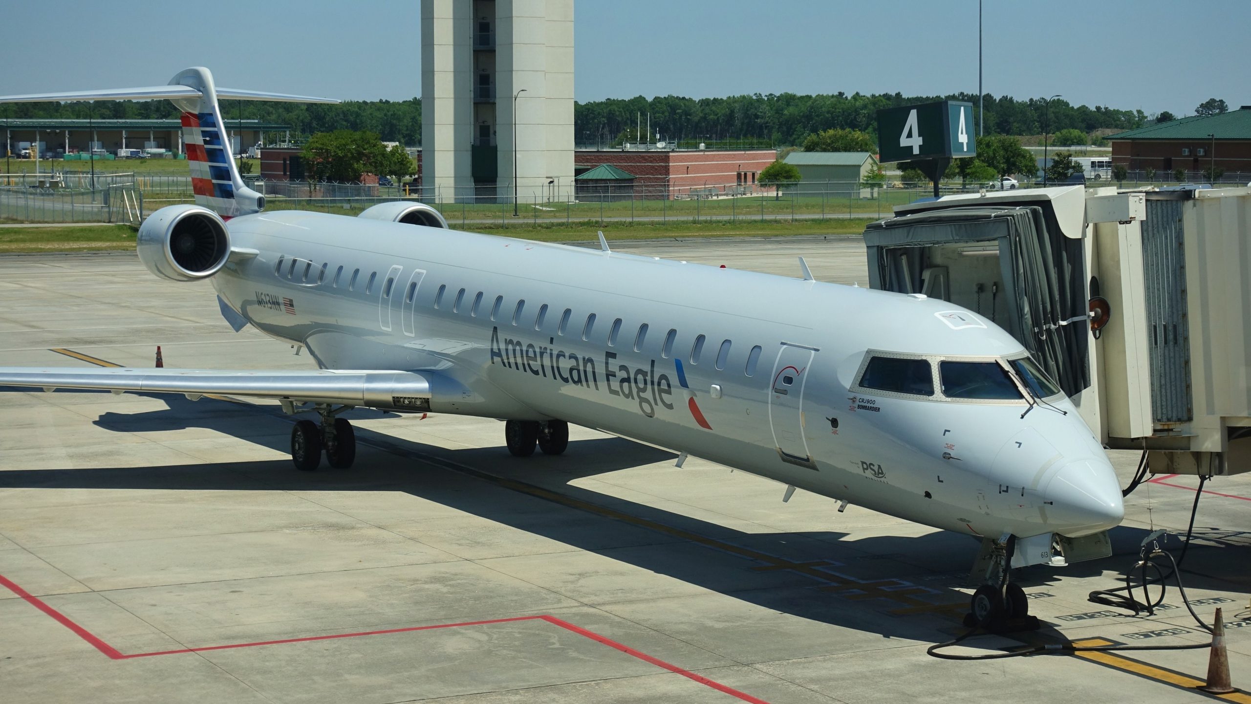 Alerta de emergencia American Eagle Bombardier CRJ900 de emergencia regresa al Aeropuerto Internacional de Charlotte Douglas