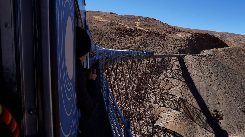 7 rutas de trenes locos a través de los terrenos más peligrosos