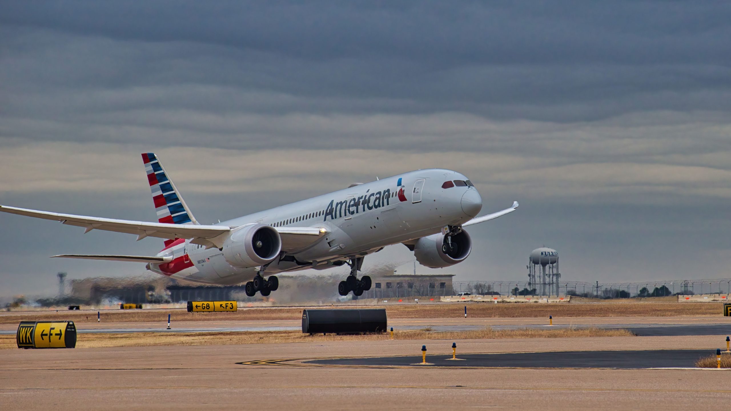 FAA emette una nuova direttiva per Boeing 787 a seguito di molteplici rapporti di problemi di seggiolini pilota