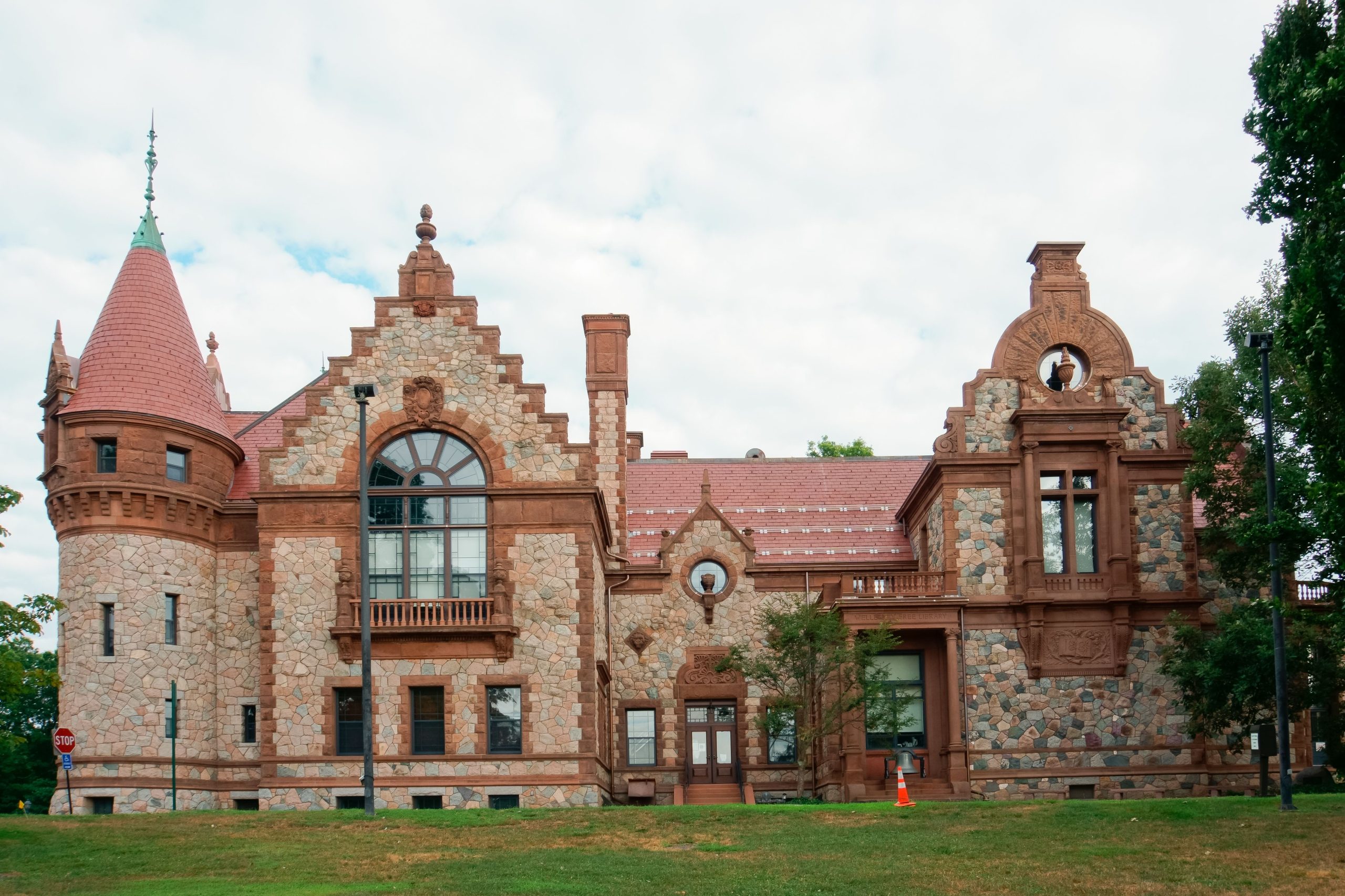 7 pequeñas ciudades universitarias más adorables a las afueras de Boston