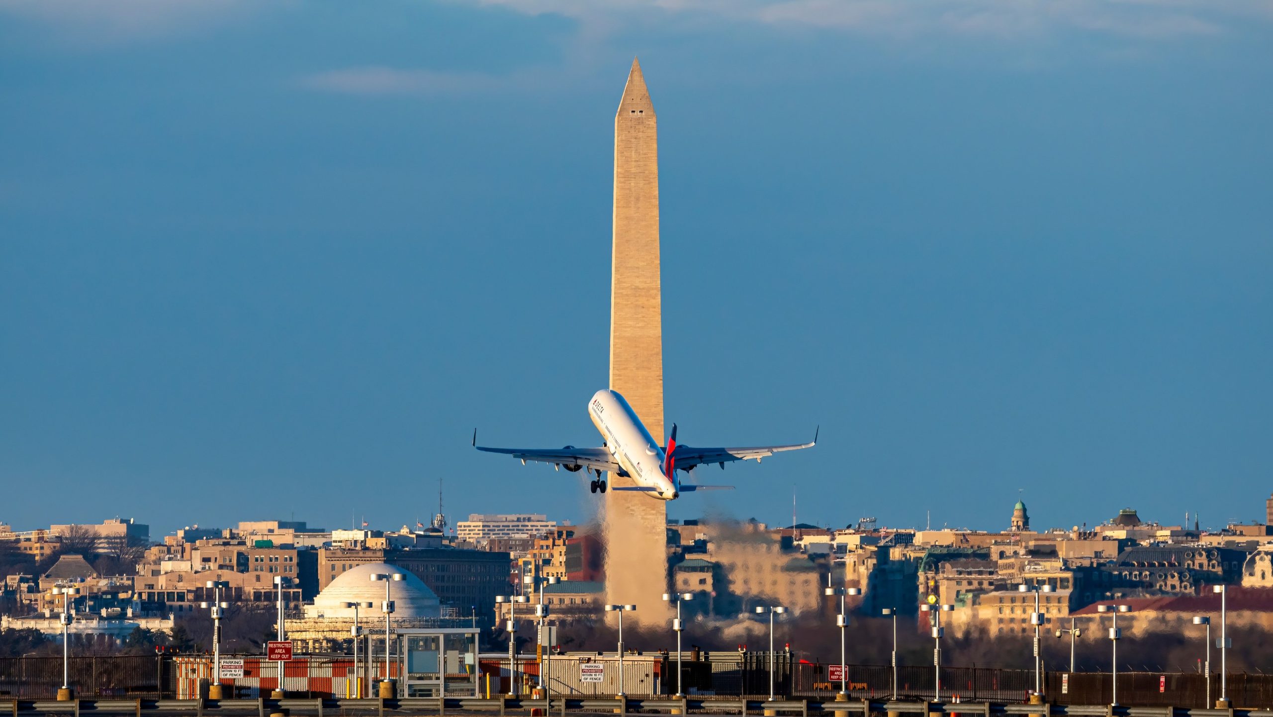 US Dot finalizza i premi per 5 nuovi voli di andata e ritorno dall'aeroporto di Washington Reagan