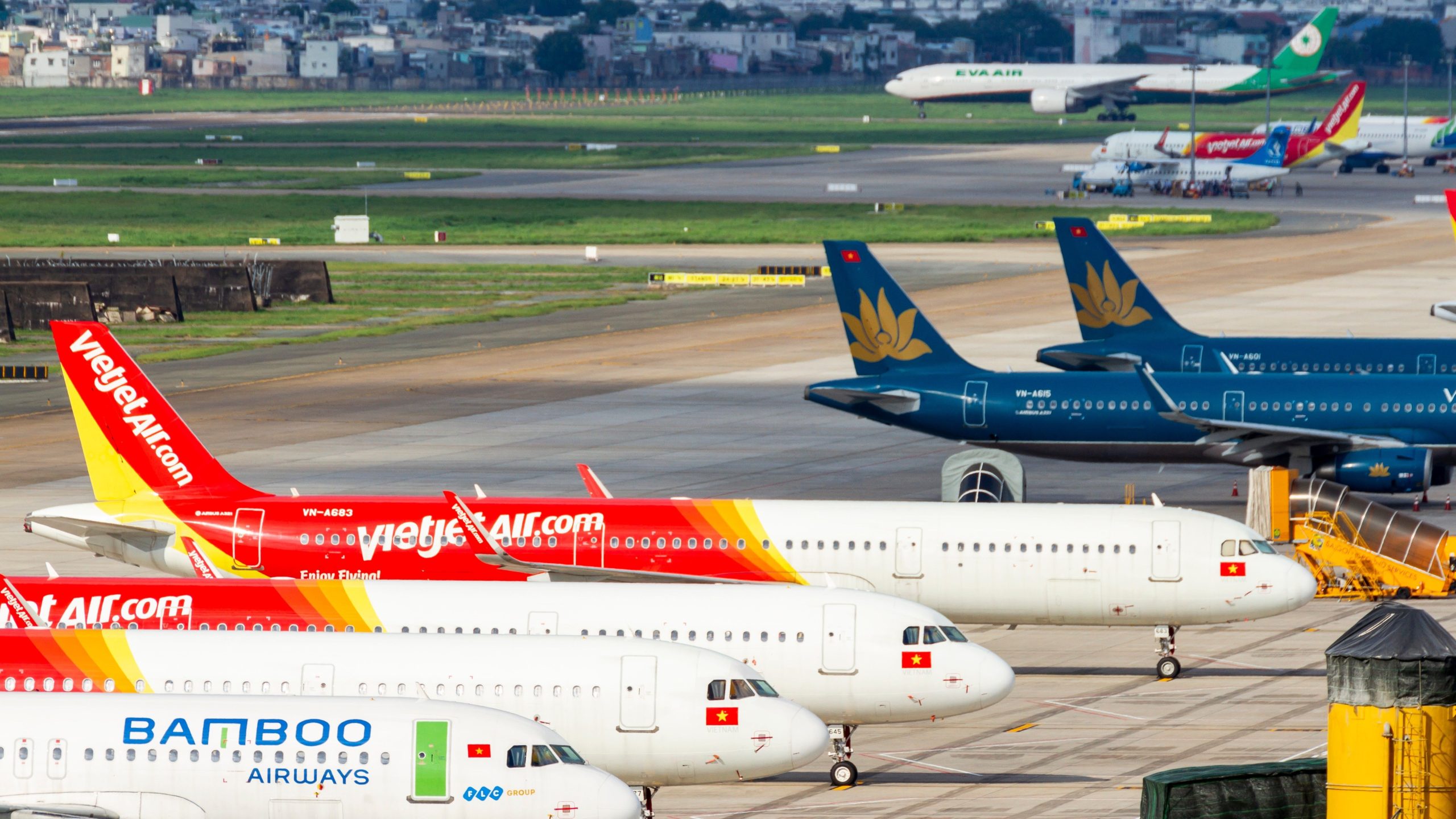 Plus de 1000 diamants de contrebande saisis à l'aéroport de Tan Son Nhat du Vietnam