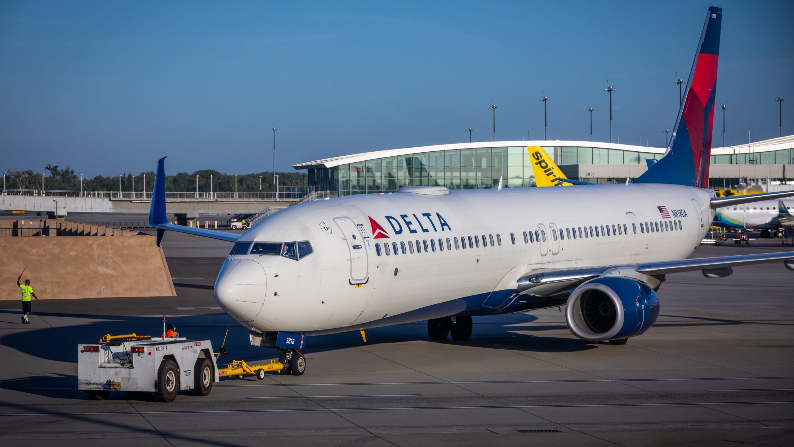 «C'est grand»: l'aéroport de Sacramento innove sur une passerelle pour piétons