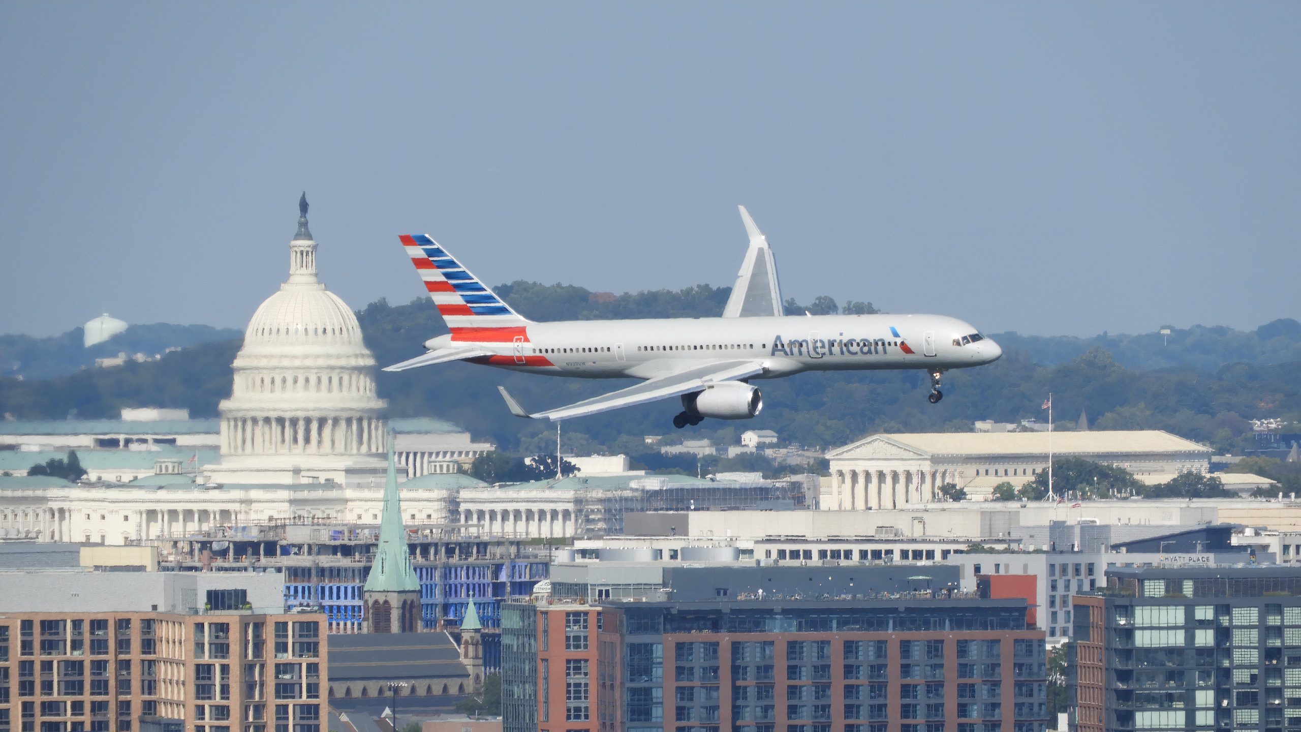 FAA tomando medidas para aumentar o pessoal do supervisor do ATC no Aeroporto Nacional de Reagan