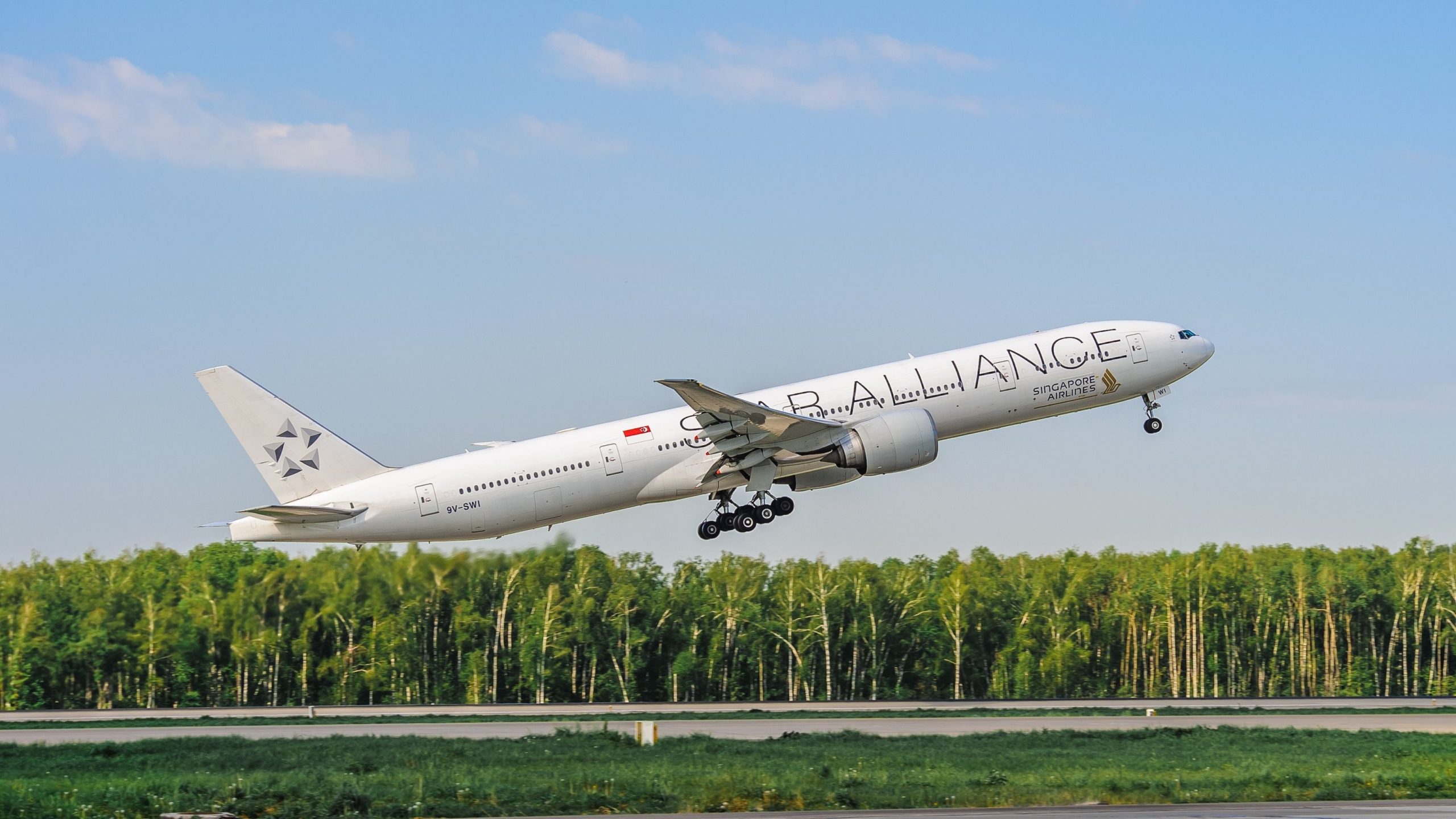 Boeing 777 impliqué dans des incidents de turbulence mortels revient à Singapour