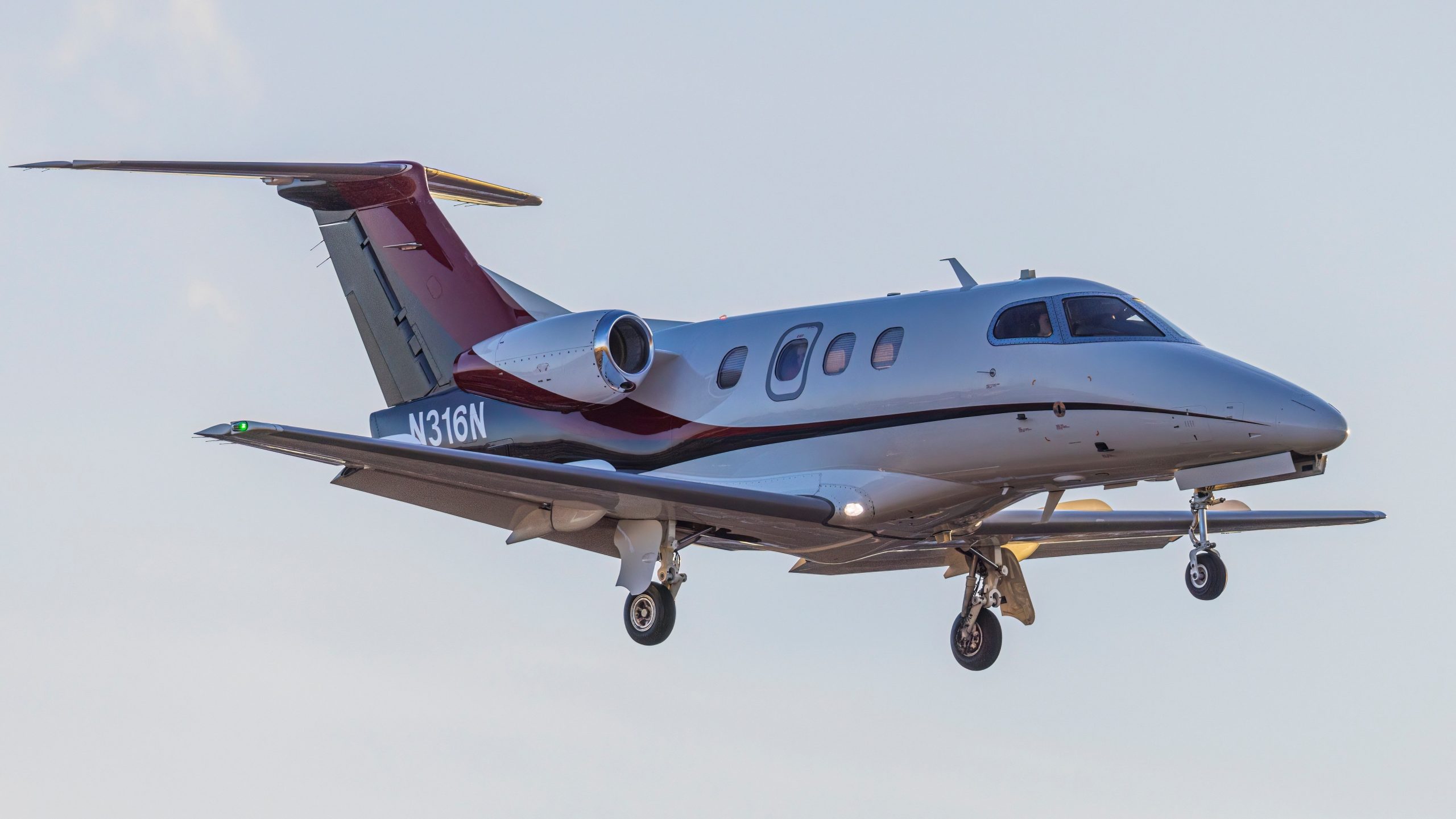 Examiné: les coûts pour posséder et exploiter un phénomène Embraer 100