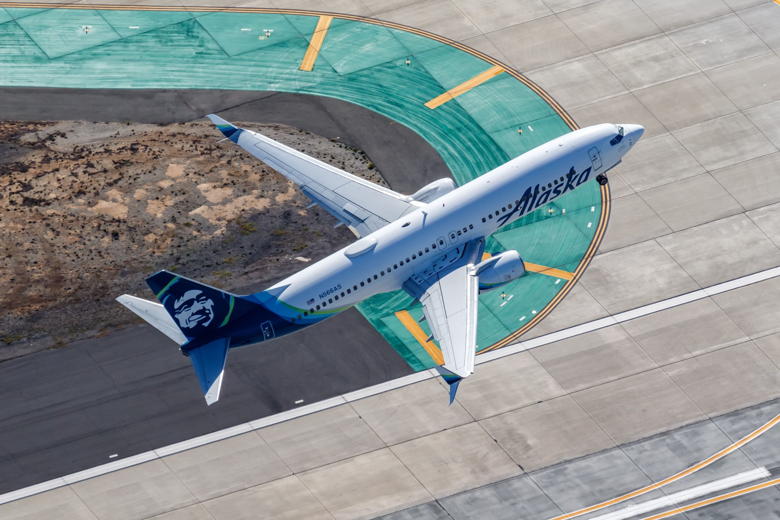 Alaska Airlines fait passer son programme de fidélité au niveau supérieur avec des avantages améliorés aux côtés d'une autre compagnie aérienne