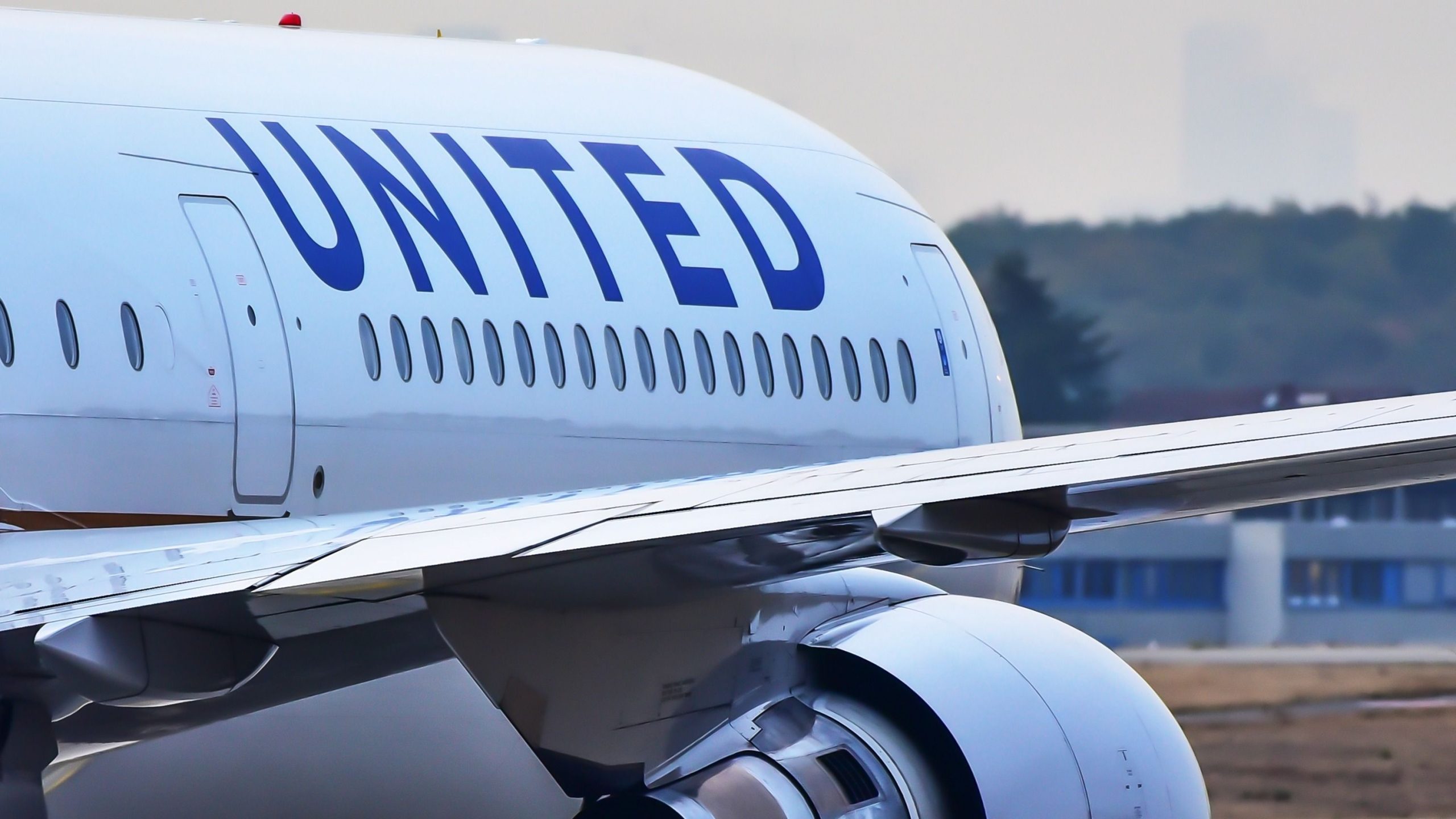 Les pénuries de dotation en FAA ont conduit United Airlines à maintenir les coupes de la région de New York à l'été 2024