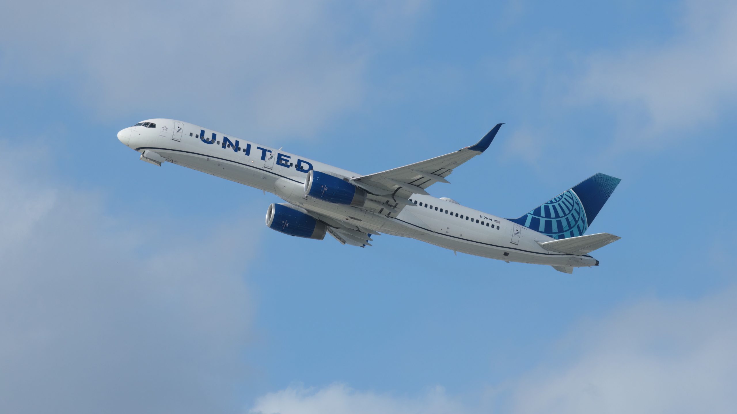 Schedule di United Airlines Boeing 737 Max 8s e 757-200s sulla rotta di Washington DC-Chicago durante la convention nazionale democratica