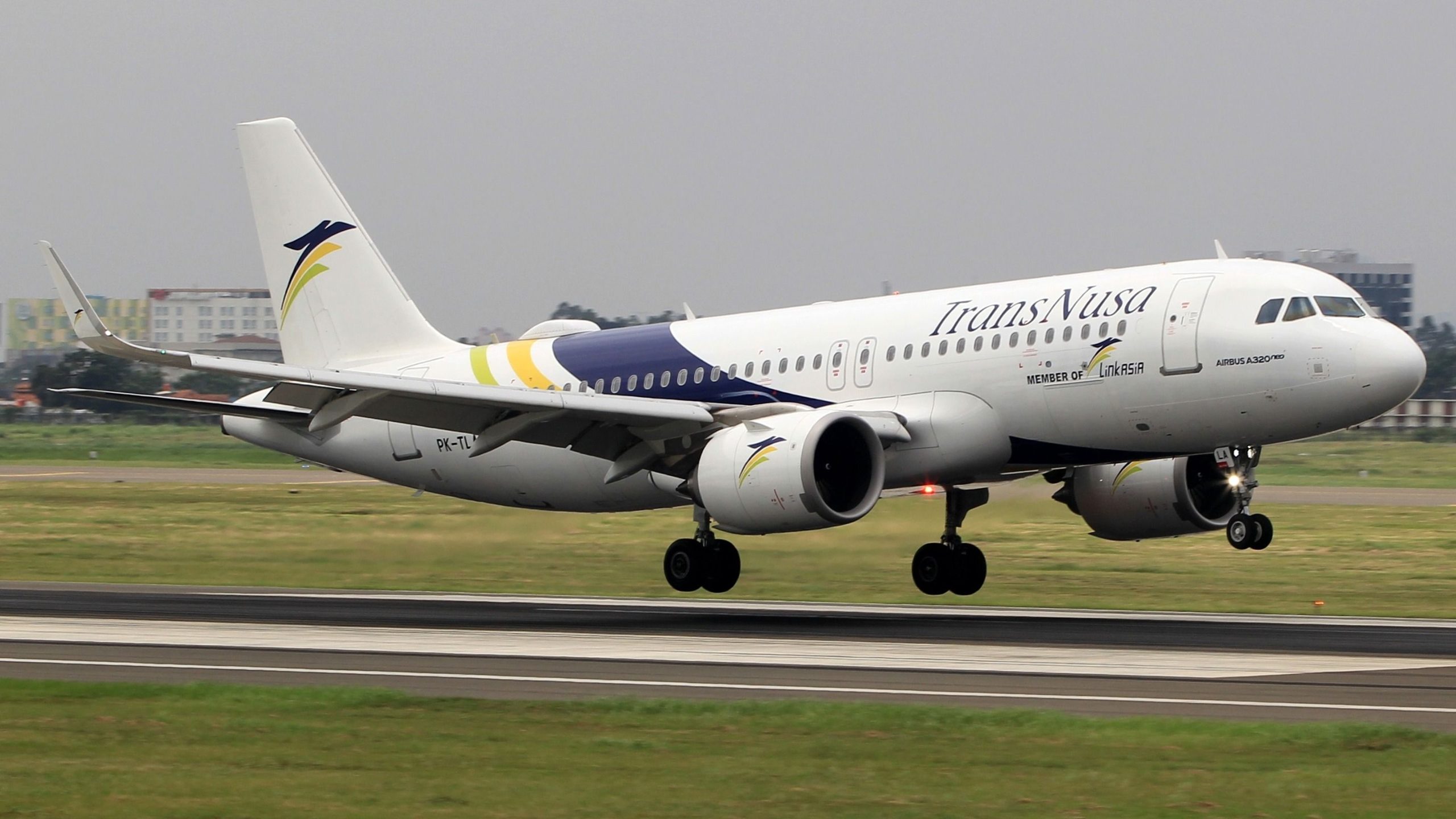 Transnusa Worker Hospitalizado después de caer del Airbus A320 en Yakarta