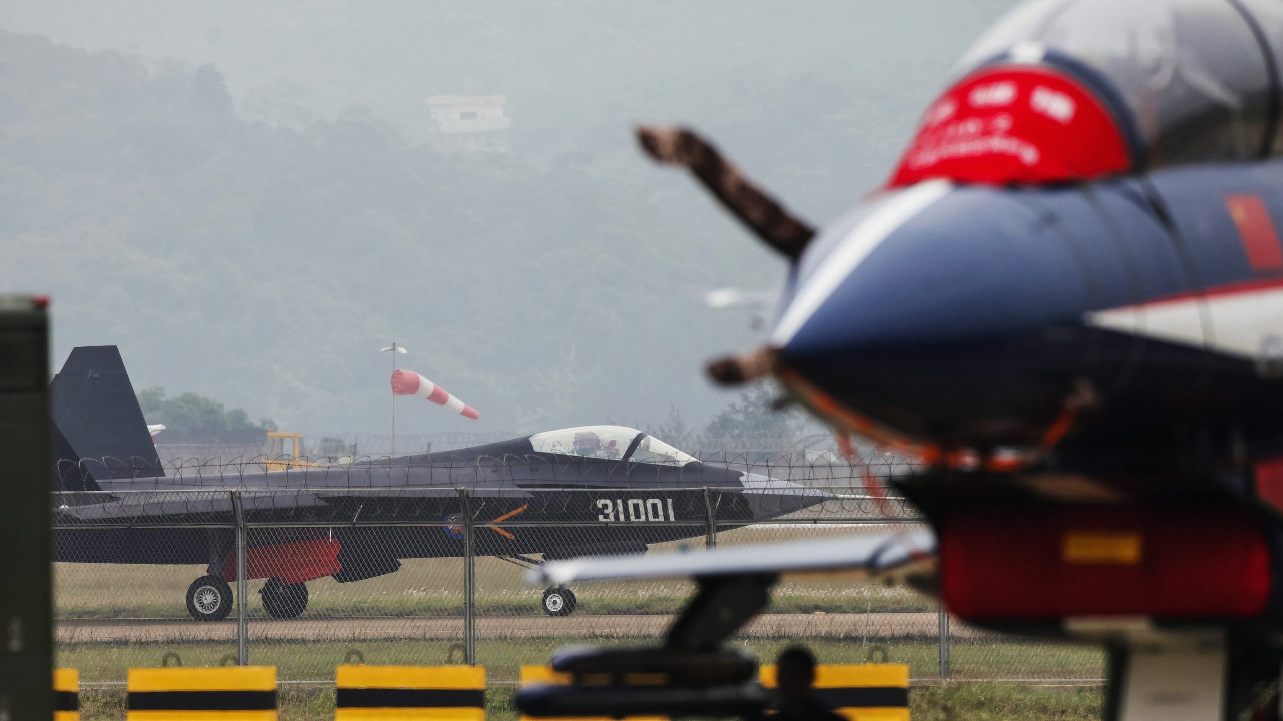 A China oferece combatentes J-10 e J-31 para nós, aliada da Força Aérea egípcia