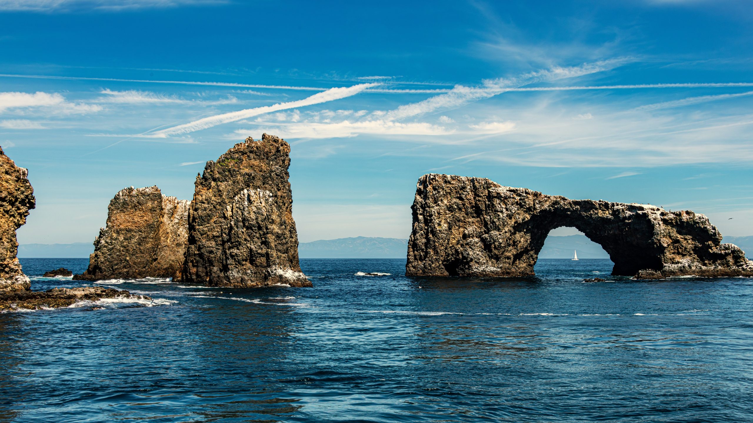 Solo puede visitar este parque nacional escondido pero impresionante de California en barco