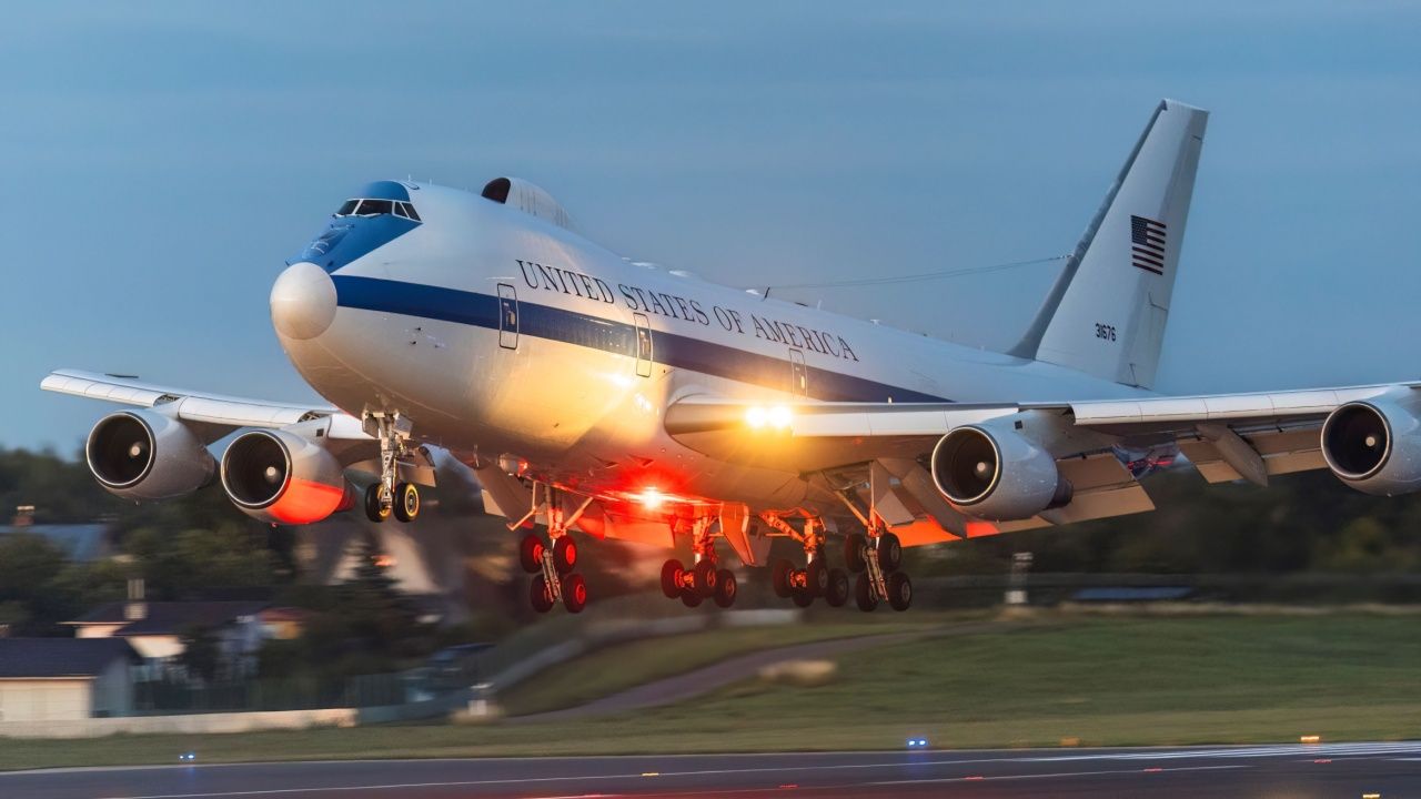 Companhia de folhas de defesa e espaço da Boeing