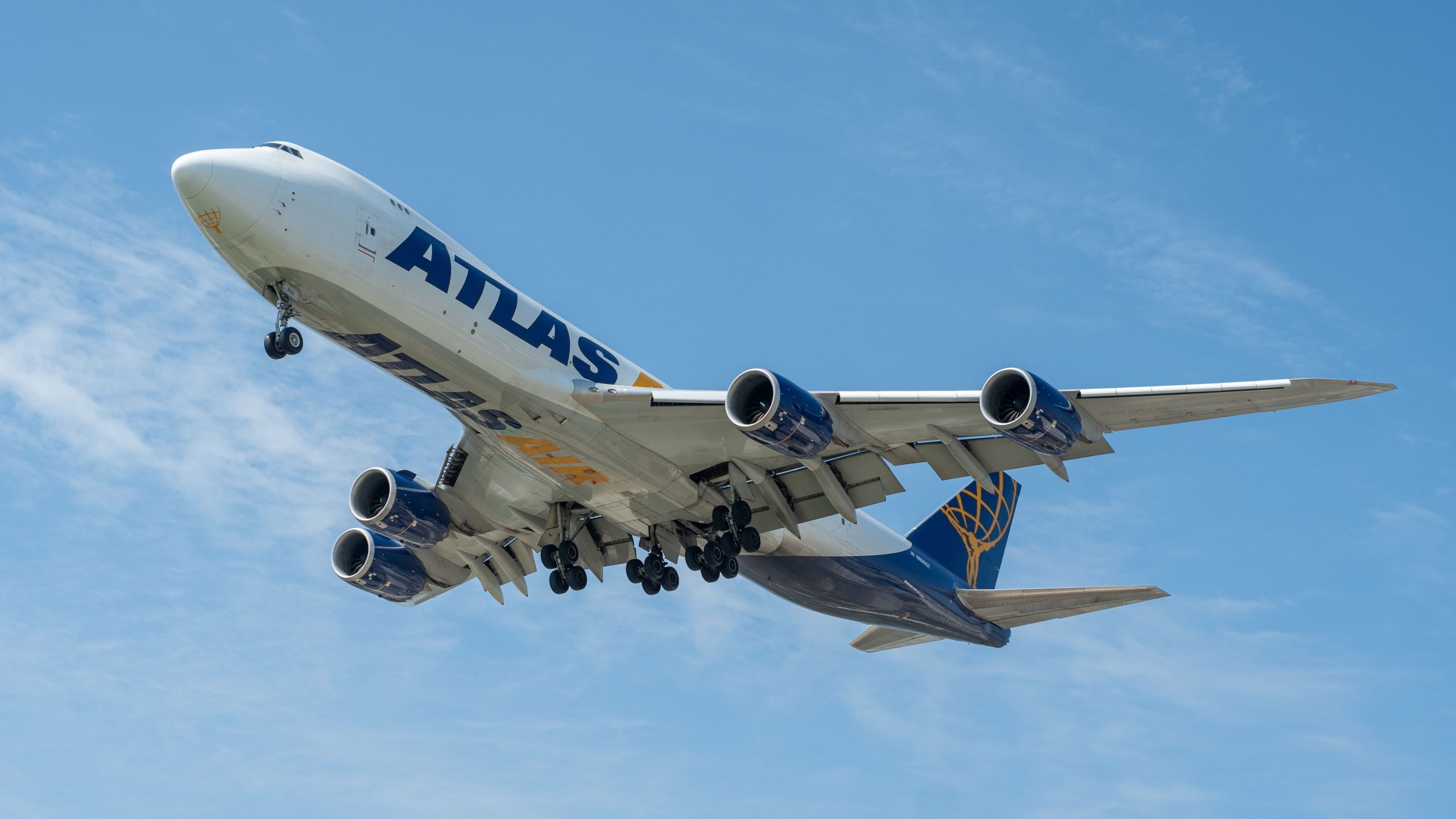 Atlas Air Boeing 747 sufre daños en los neumáticos después de regresar a Tokio Narita después de una falla hidráulica