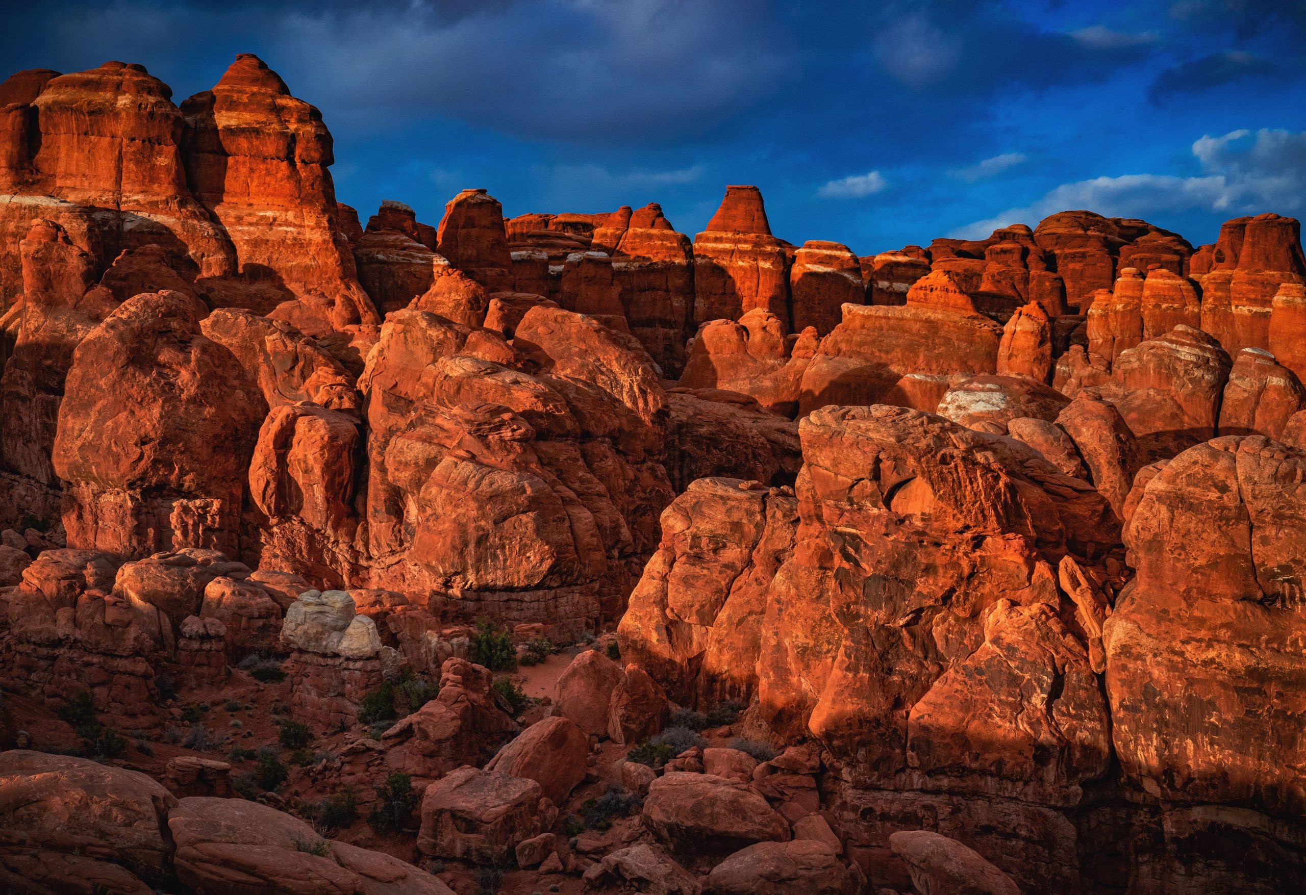 Les parcs nationaux des Arches pour rouvrir la randonnée populaire après les pénuries de personnel ont conduit à la fermeture