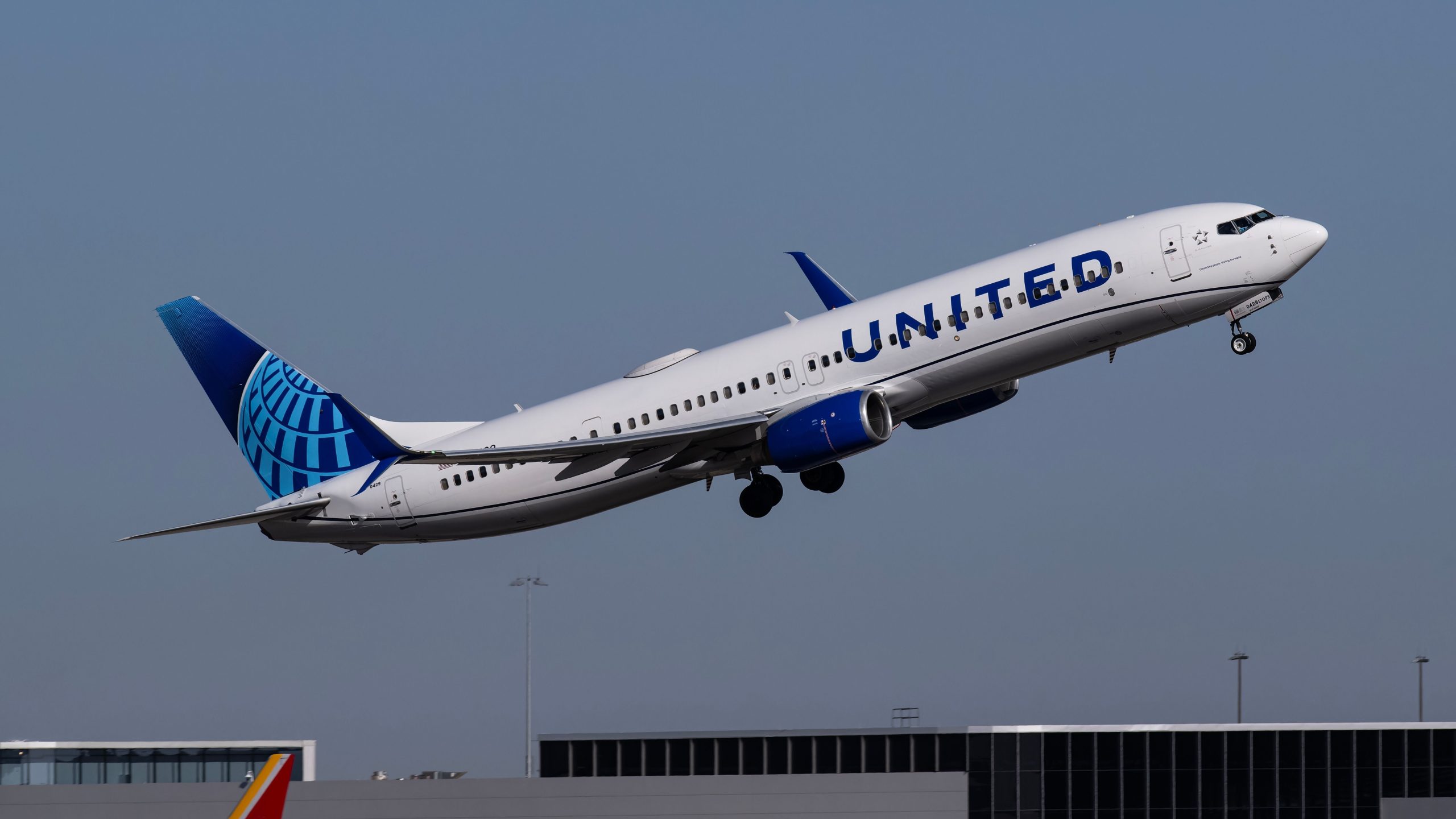 United Airlines accélère le déploiement du wifi starlink à ce printemps