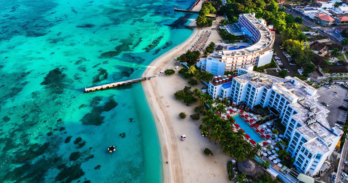 Nous pour reconsidérer un avis de voyage à cette croisière et destination de vacances populaires des Caraïbes et des vacances