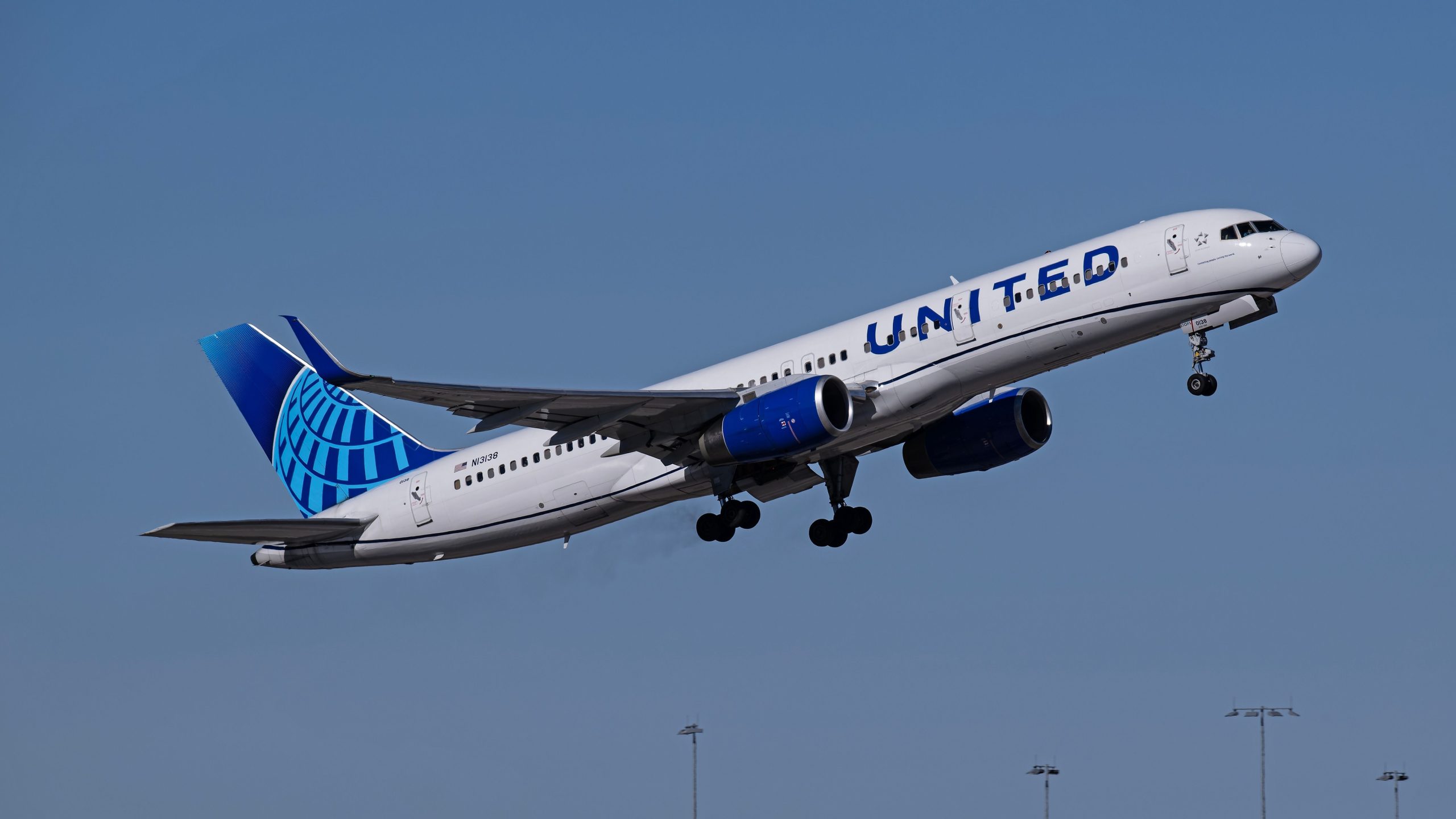 2 passagers blessés dans un accident de United Airlines Boeing 757 après «contrôle brusque de la hauteur»
