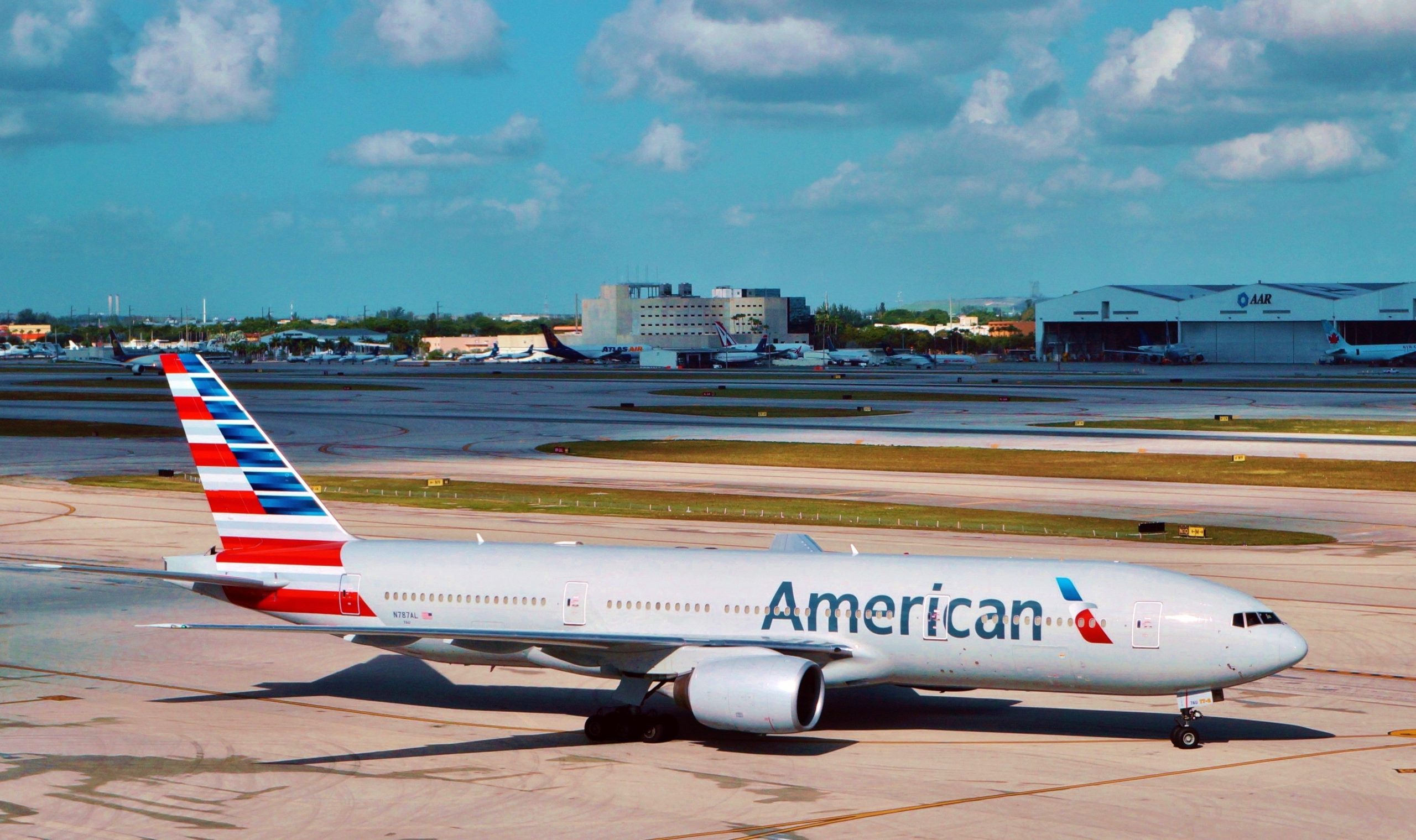 American Airlines agrega más vuelos a Europa desde el aeropuerto internacional de Miami