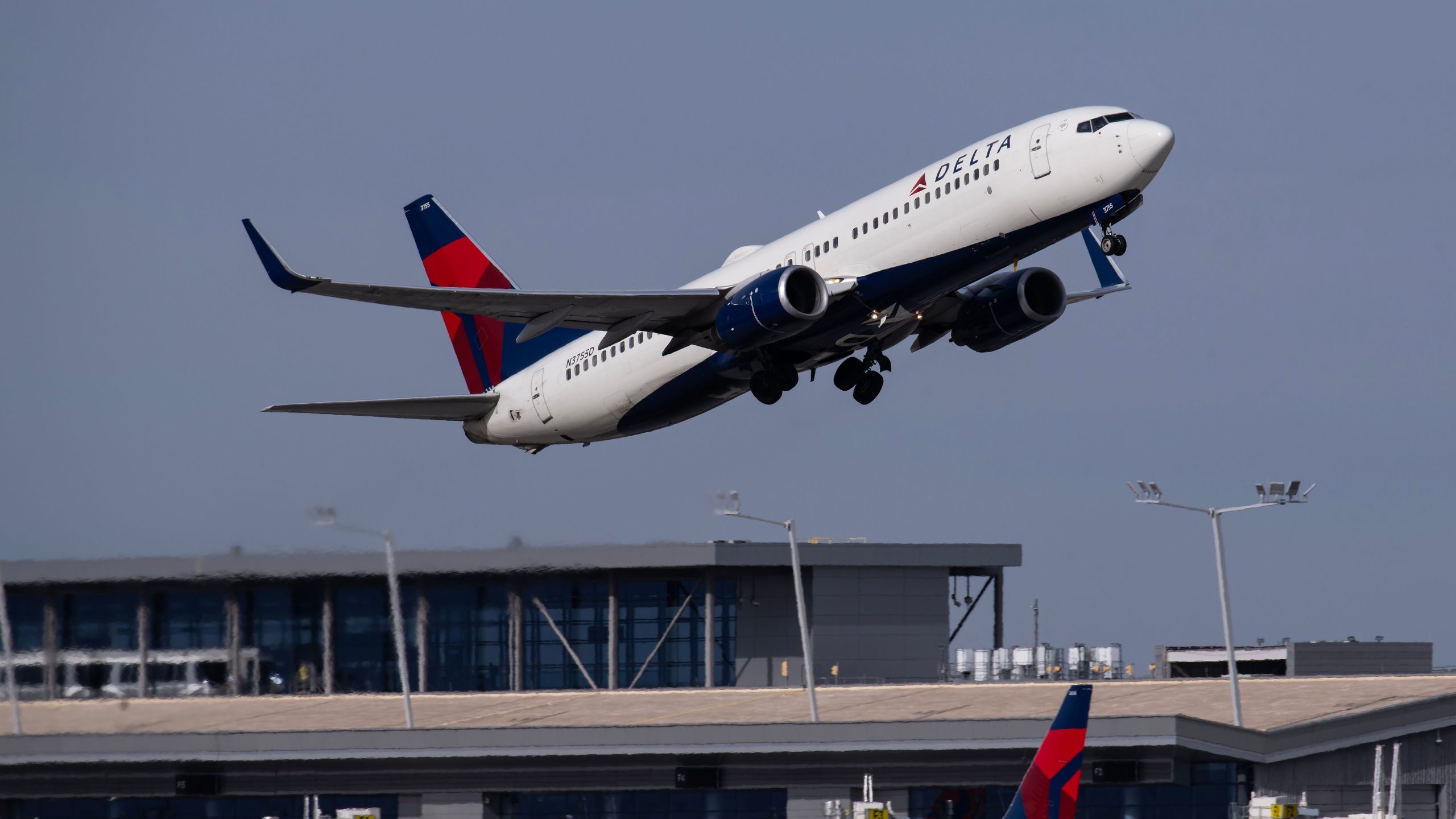 Delta Air Lines pede advogado de alto perfil contra crowdstrike
