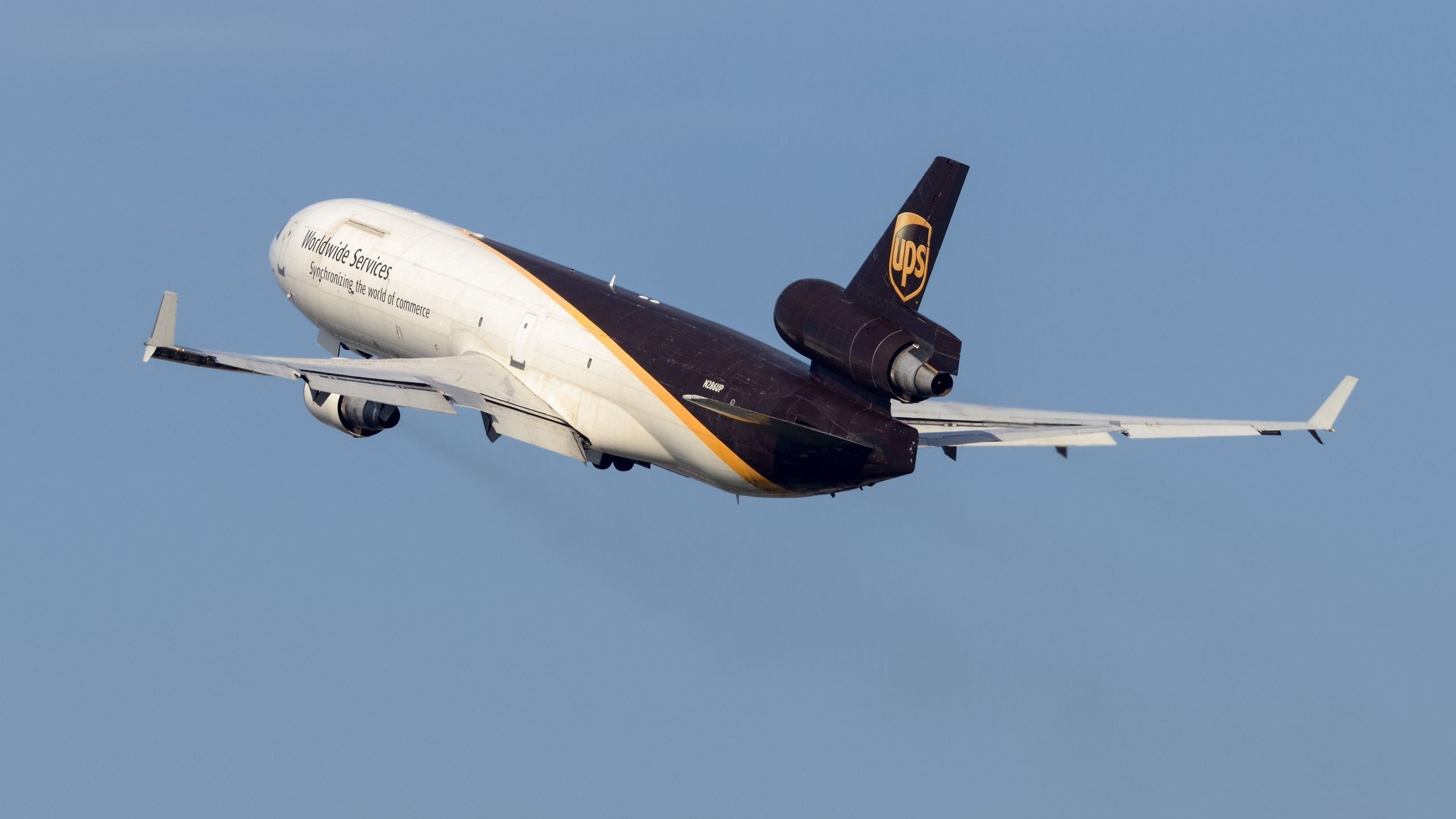 UPS McDonnell Douglas MD-11 atterrit à l'aéroport de Chicago Rockford après une grève suspectée de foudre