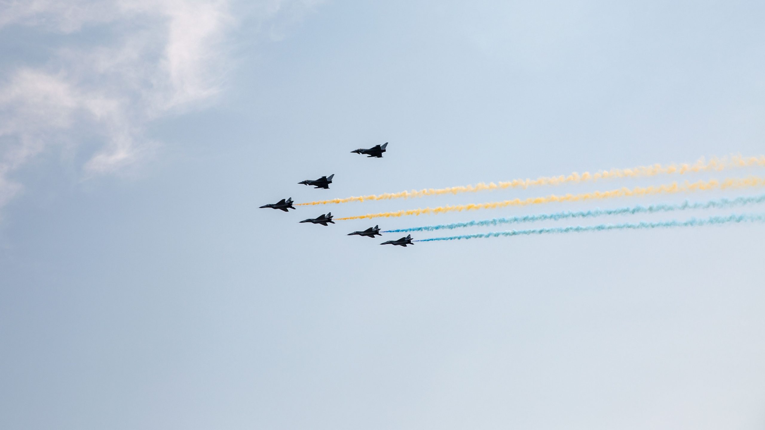 Ucrânia pode manter alguns F-16 fora de suas fronteiras para protegê