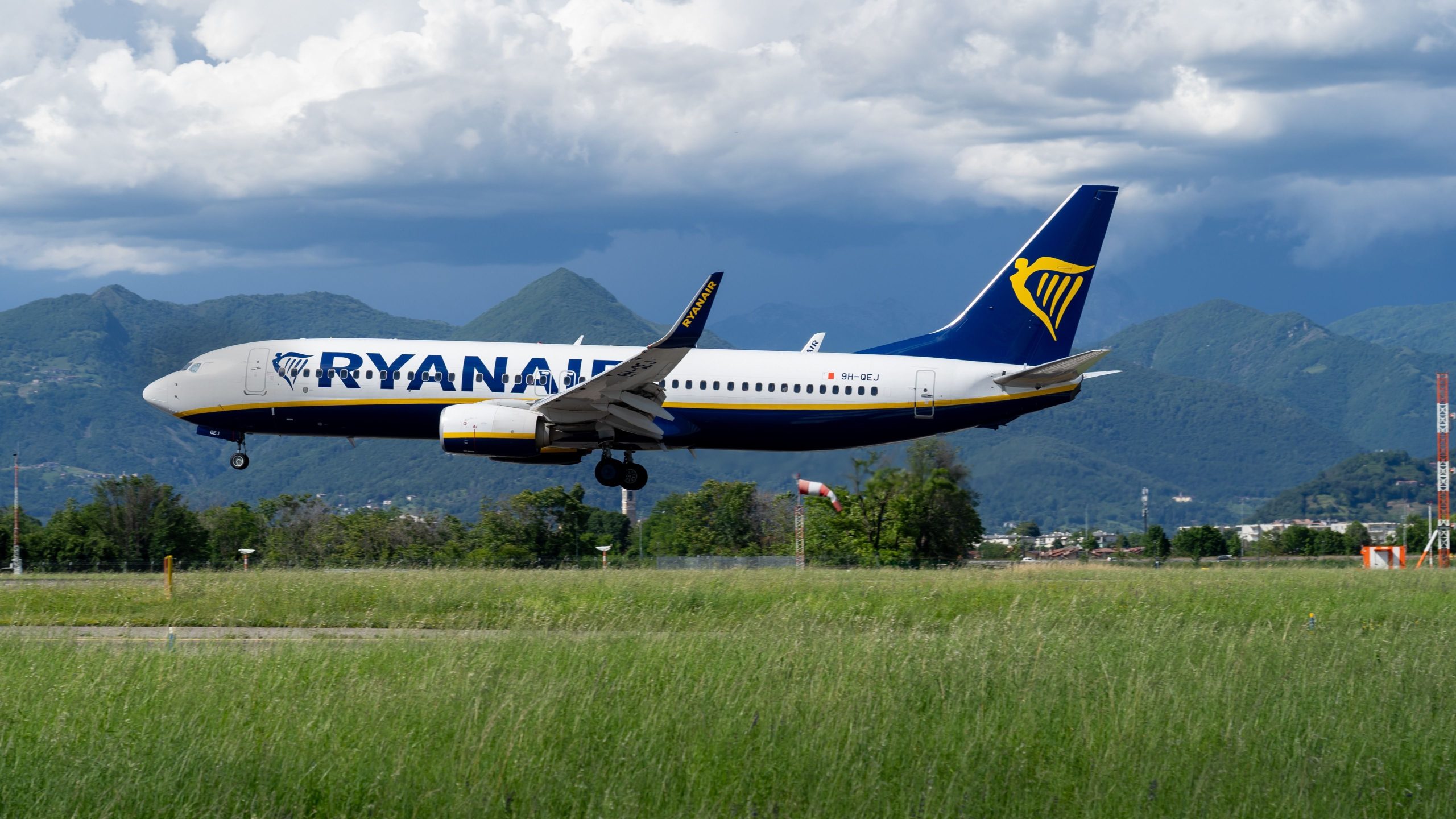 Ryanair apelará después de que los LCC europeos multaron con 179 millones de euros por honorarios de equipaje