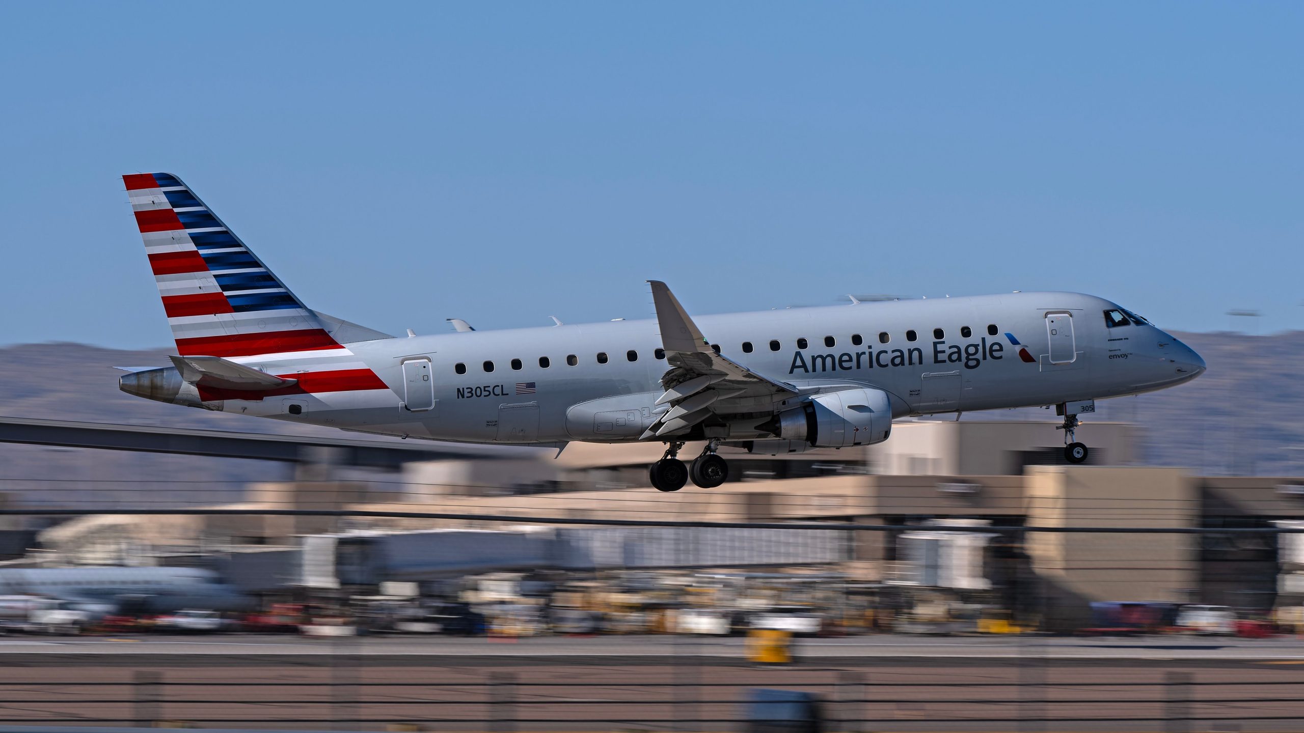 A American Airlines apresentará o serviço Embraer E175 entre Phoenix e Carlsbad no próximo ano