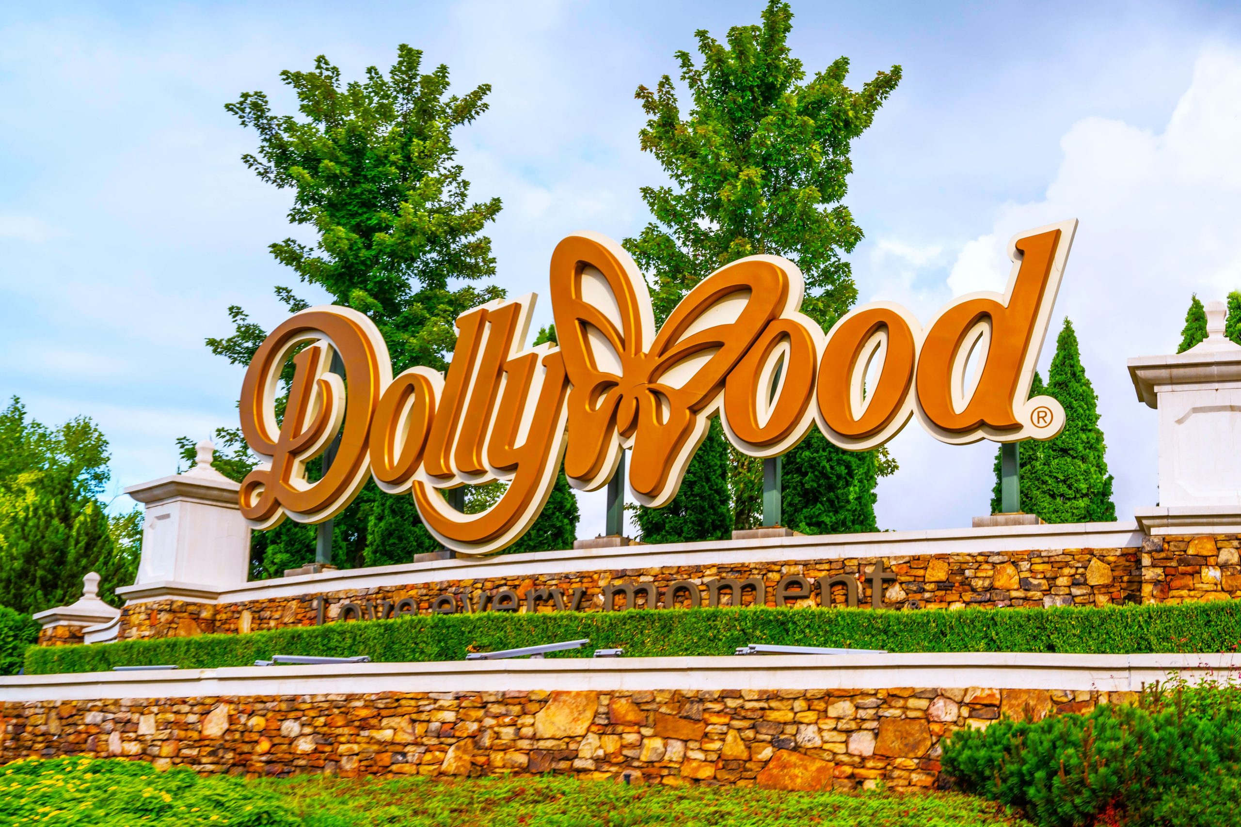 Les propriétaires de Dollywood font du vide pour acheter plusieurs parcs à thème américains