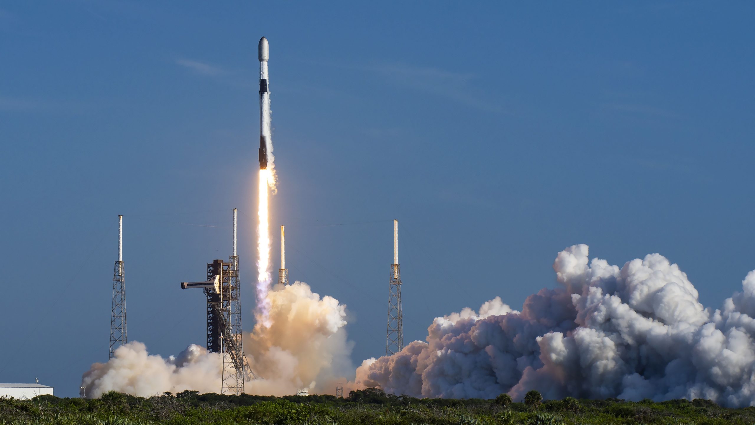 El nuevo refuerzo de Falcon 9 de SpaceX obtiene 22 satélites Starlink en órbita