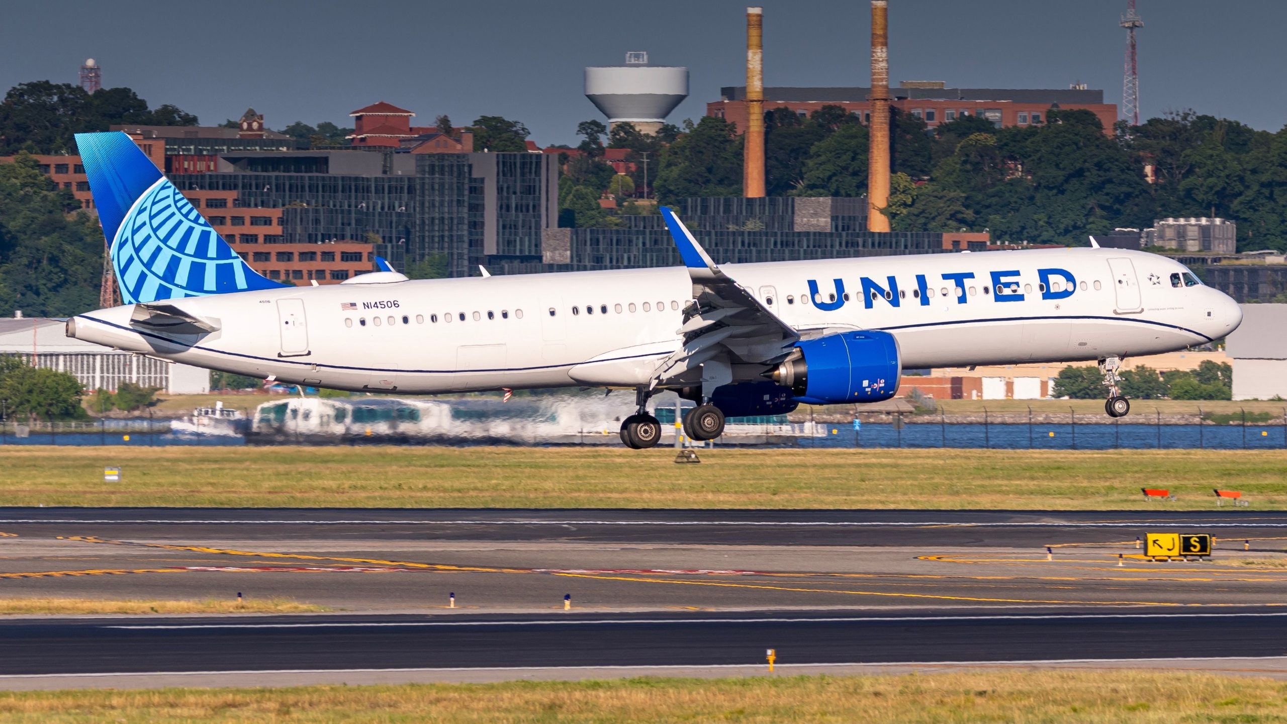 United Airlines programa el Airbus A321neo y Boeing 777-200er en la ruta de Denver-Orlando