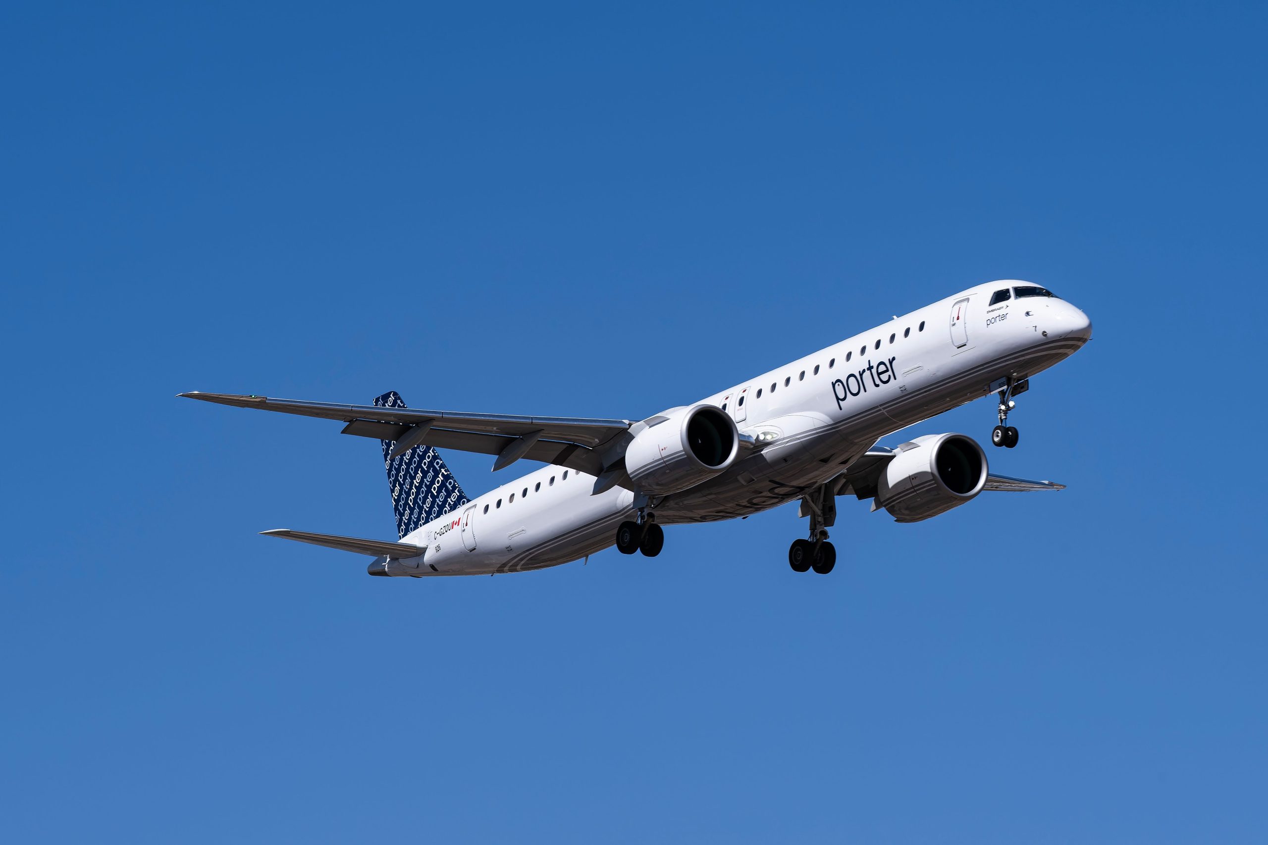 Porter Airlines a salué pour avoir lancé la première carte de crédit canadienne avec des avantages de fidélité des compagnies aériennes