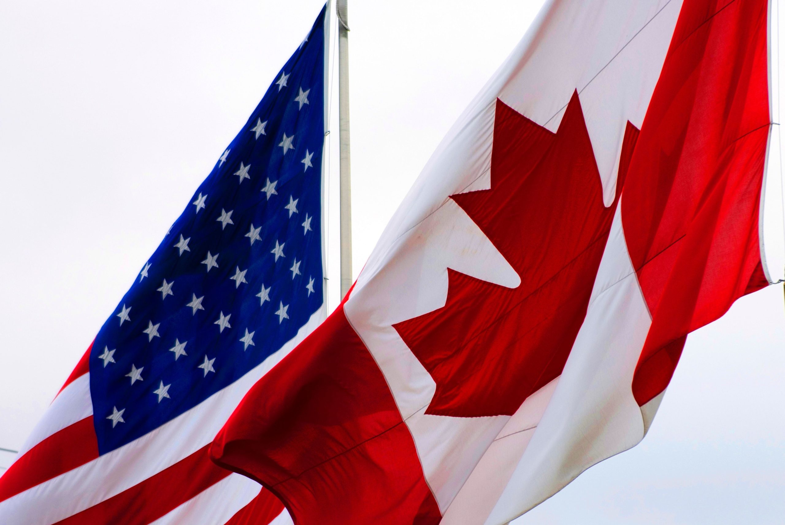 Os governos americanos e canadenses acabaram de atualizar o aviso para "reconsiderar viagens" em direção a este país