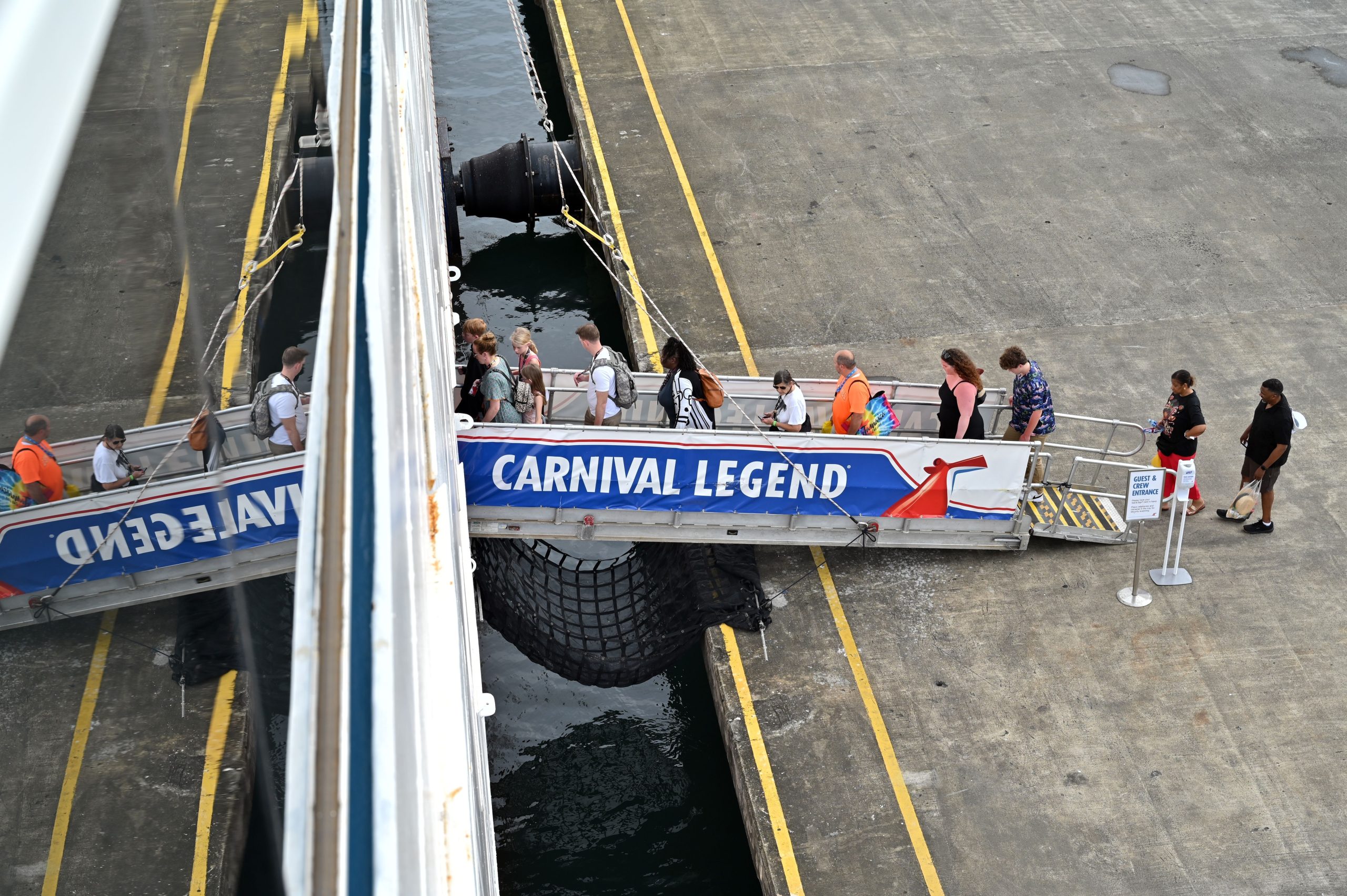 Les passagers de la ligne de croisière de carnaval disent que la coupe de ligne est correcte dans une circonstance particulière