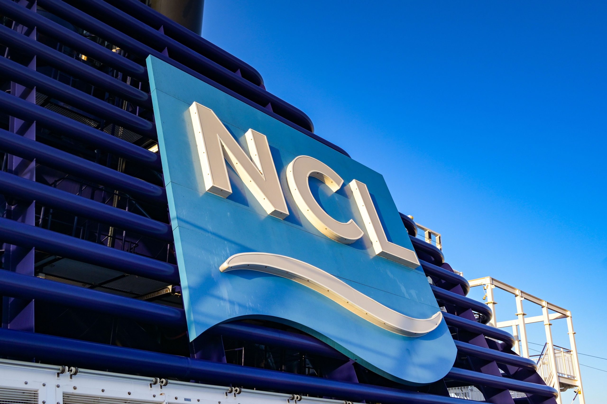 Norwegian Cruise Line aclara la declaración en el lanzamiento de un programa de partidos de estatus de lealtad